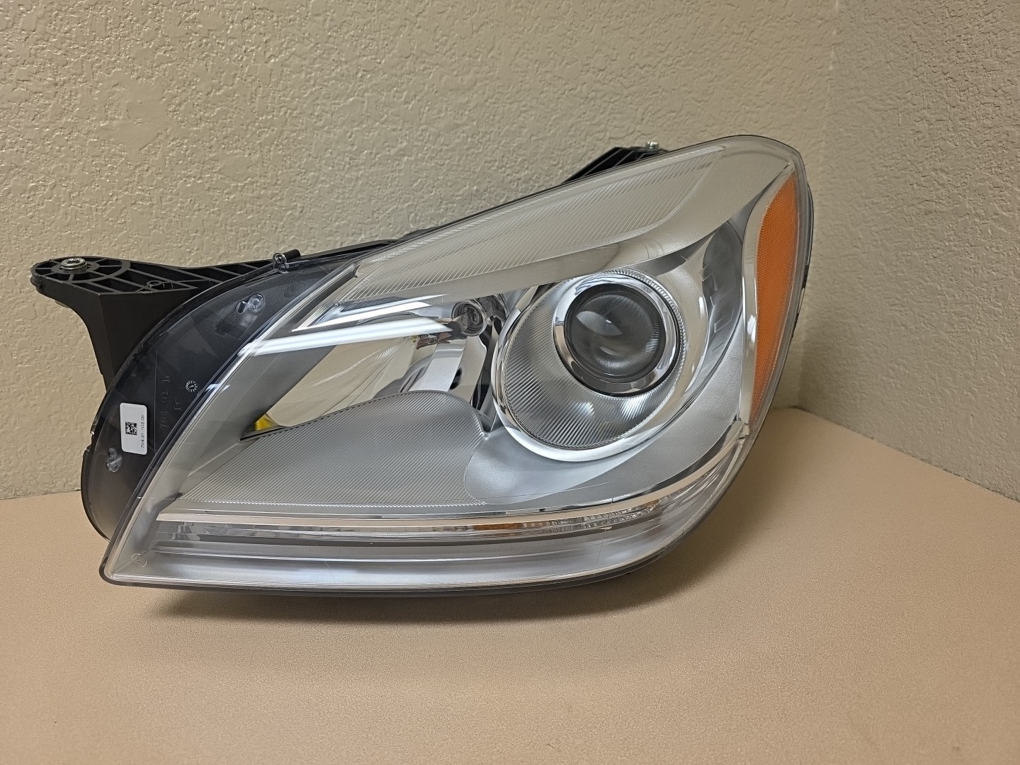 2012-2016 Mercedes Benz SLK Class Headlight Left Driver Halogen OEM