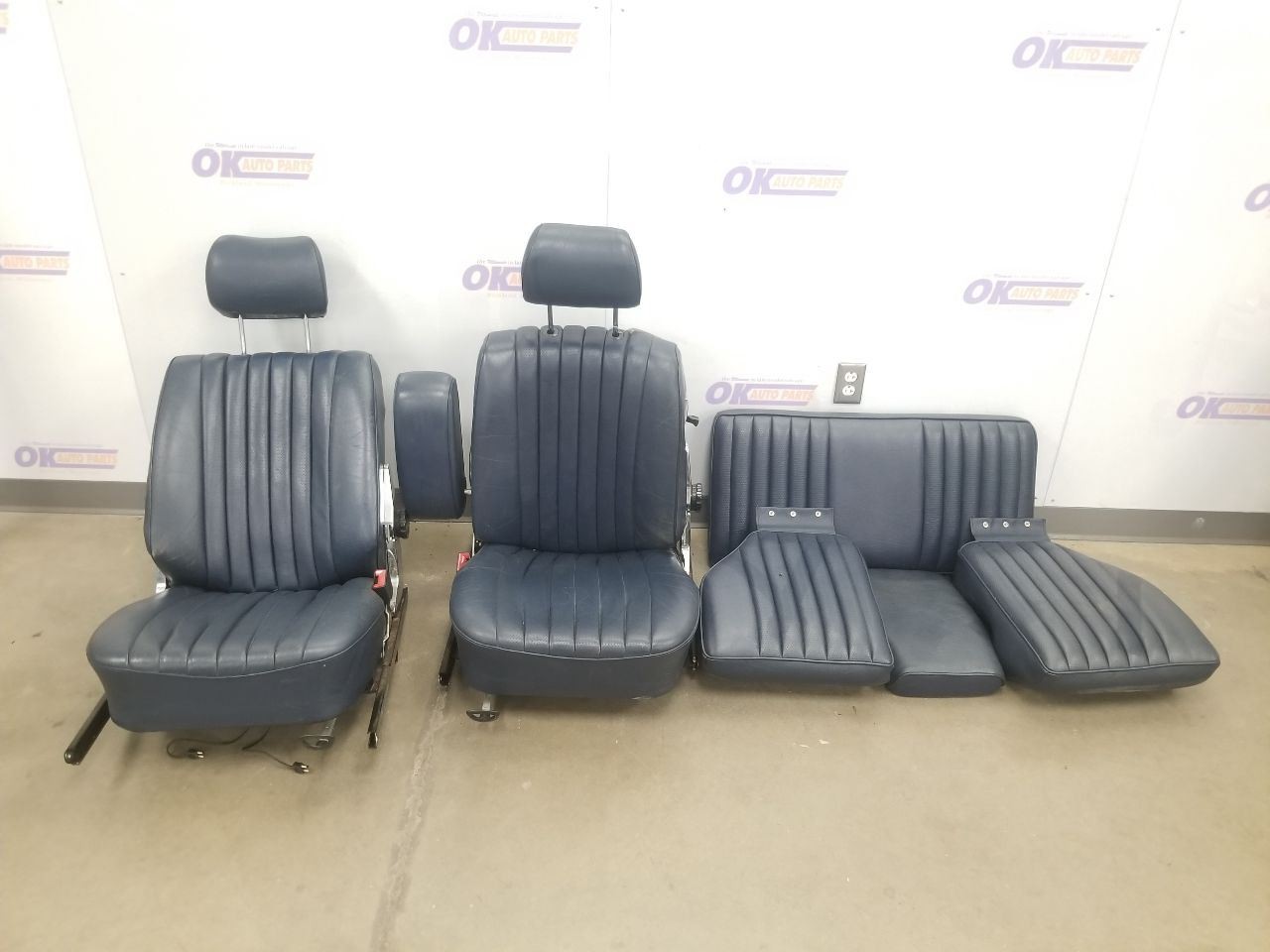 84 MERCEDES-BENZ 380SL 107 TYPE BUCKET SEAT AND BENCH SEAT SET BLUE LEATHER
