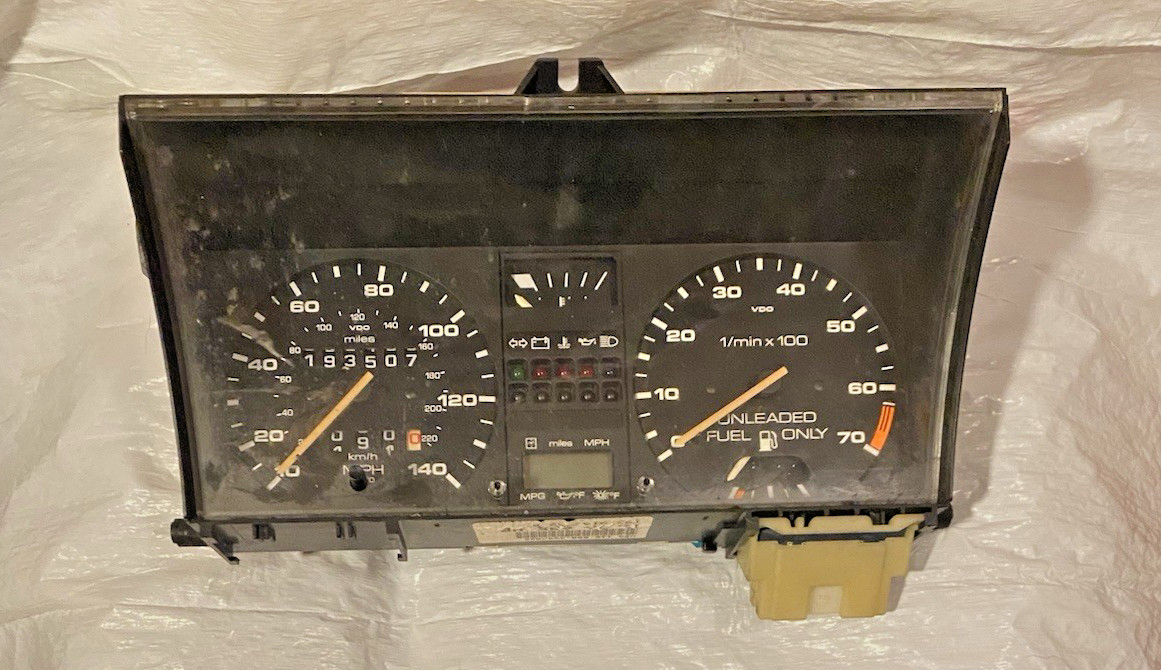 Volkswagen MK2 instrument cluster 193919059B Volkswagen MK2 instrument cluster 193919059B