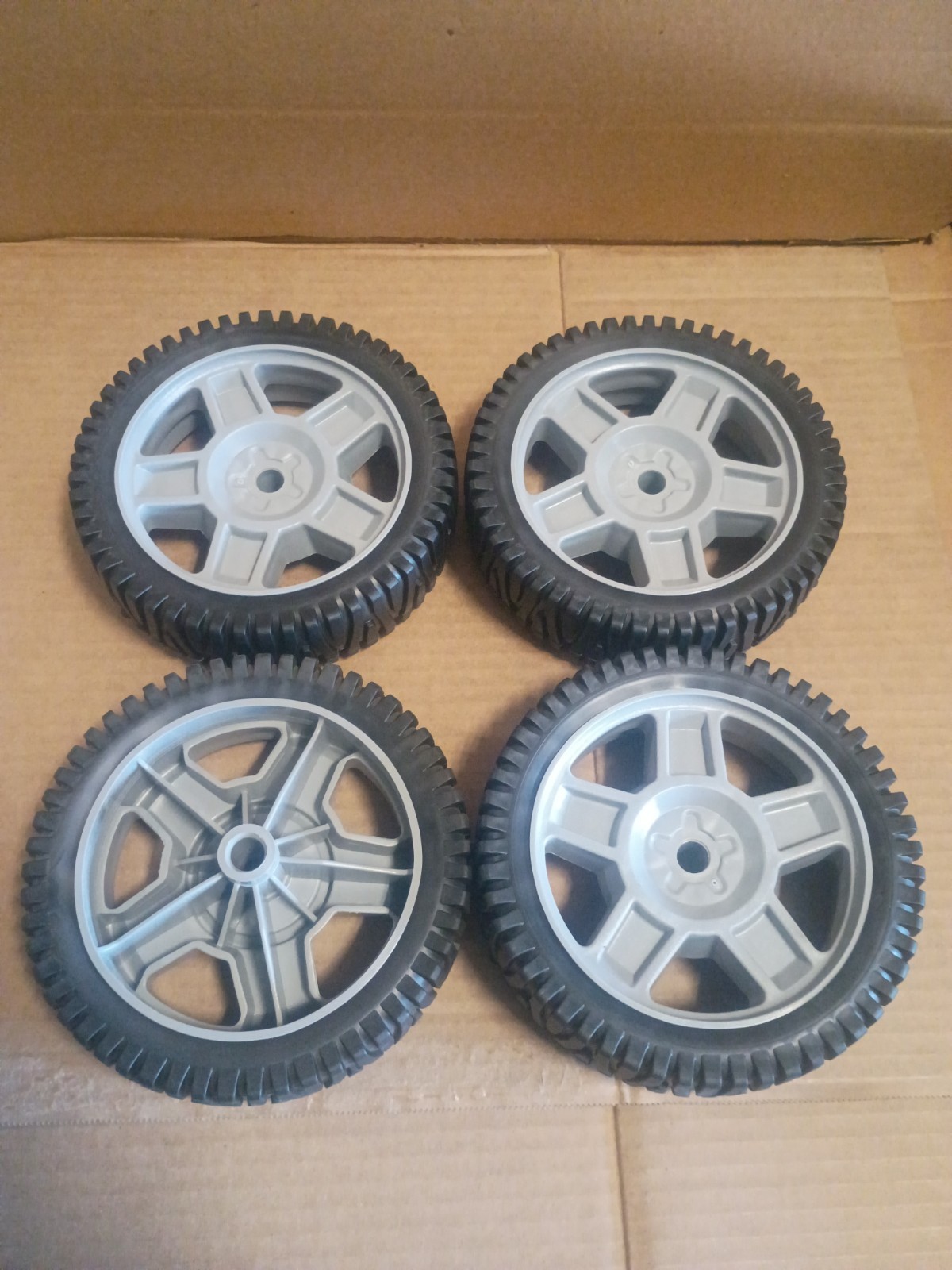 NEW (4 Pack) Genuine Husqvarna 501132301 7