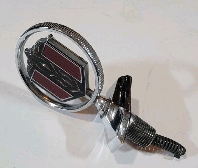 ORIGINAL 74 75 76 77 MALIBU HOOD ORNAMENT BADGE EMBLEM CHEVY EL CAMINO WAGON