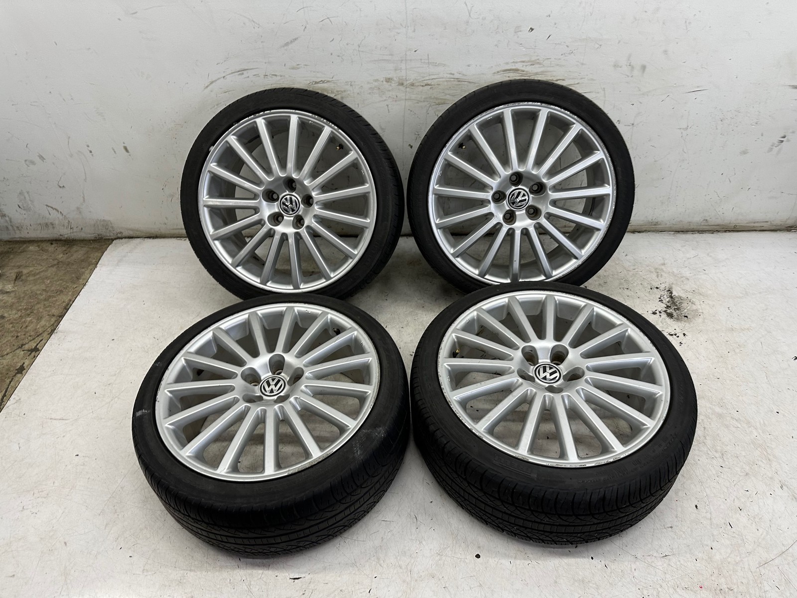 00-05 VW MK4 Golf R32 18\ 00-05 VW MK4 Golf R32 18\
