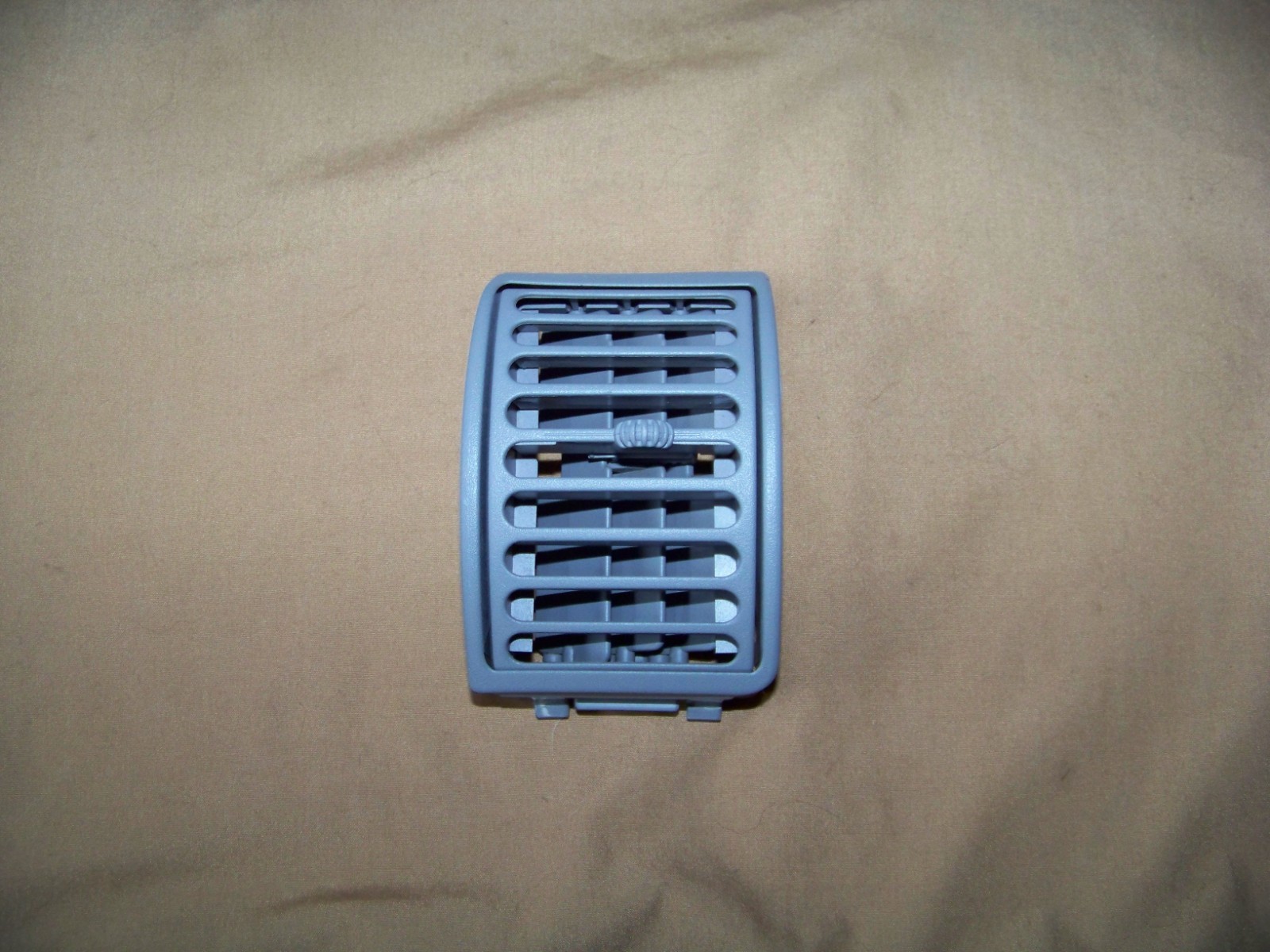 1995-\'98 OEM Right Passenger Vent for Sierra, Silverado & SUV