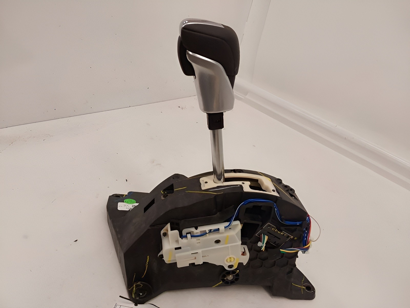 2022-2026 Nissan Frontier Automatic Floor Shifter Assembly OEM
