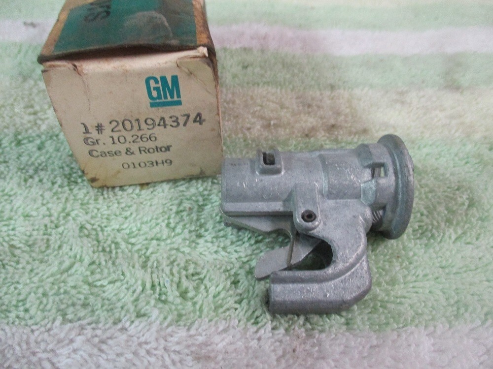 New GM GM Case & Bolt Latch 20194374 (1) Station Wagon Storage Rear Compartment