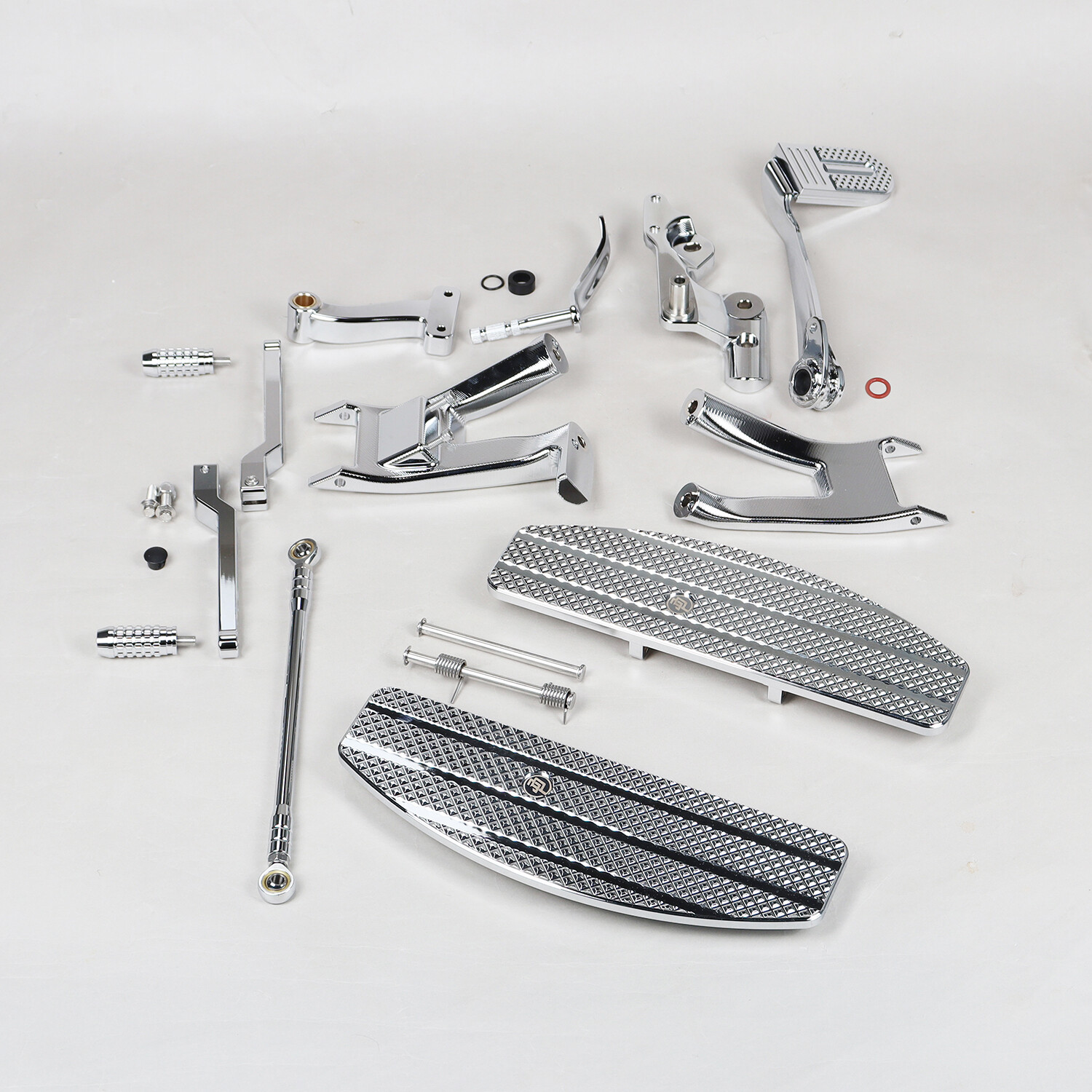 Chrome Forward Control Foot Floorboards for Harley 18-26 Softail FXBB FXLRS FXST