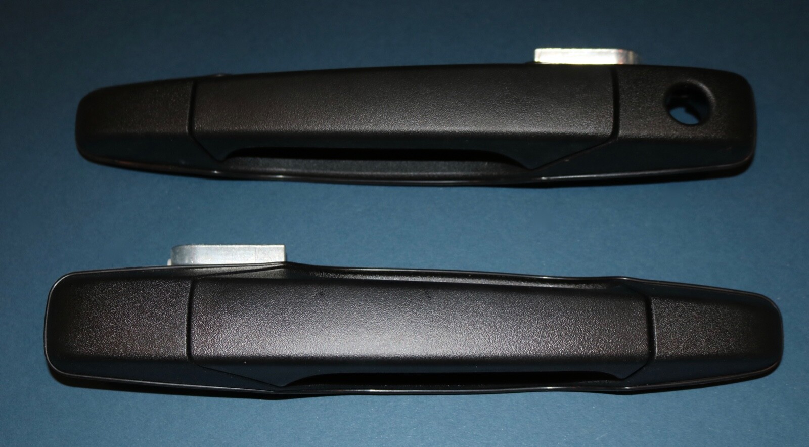 OEM GM 84275015 Exterior Door Handles, 1 Pair, Black in Color OEM GM 84275015 Exterior Door Handles, 1 Pair, Black in Color