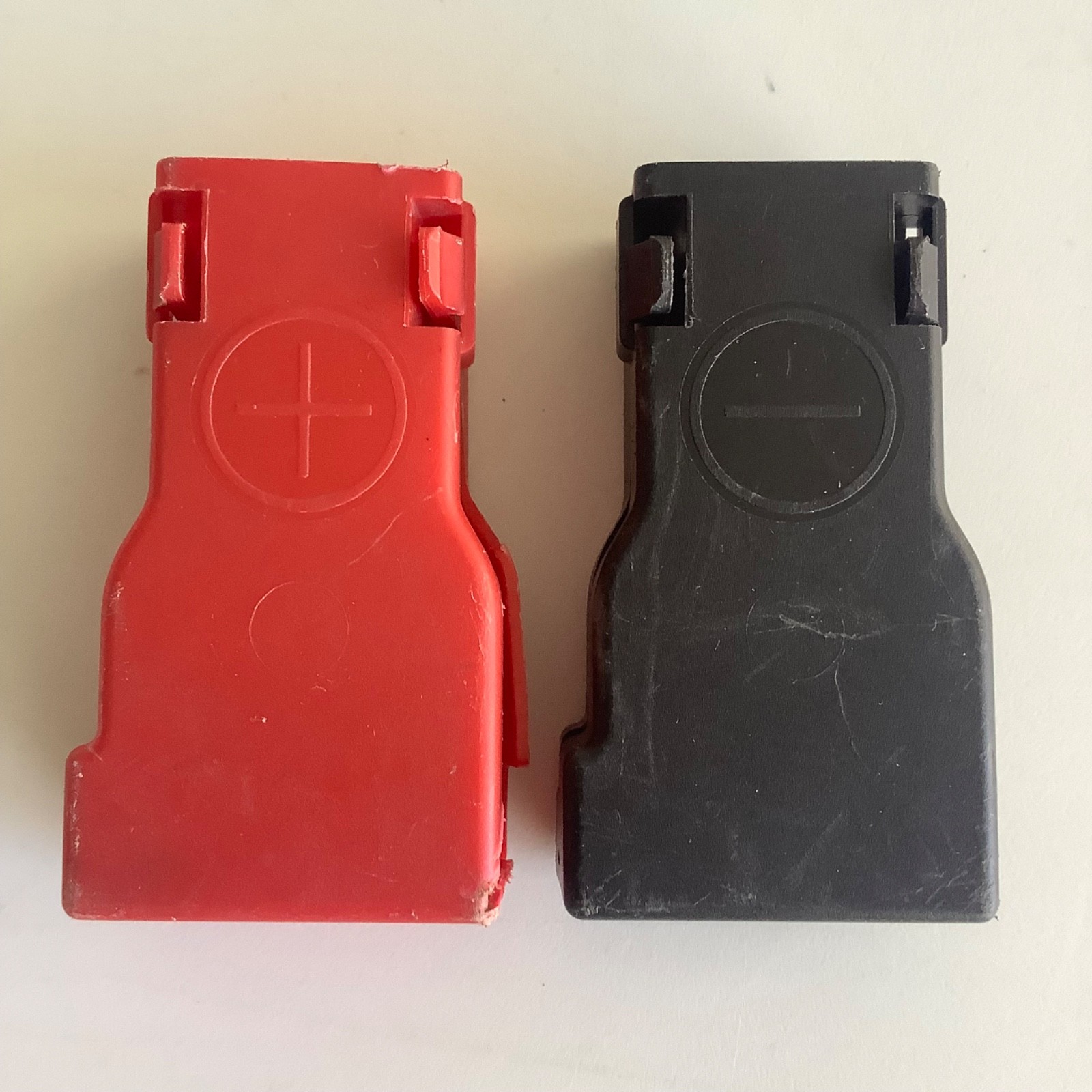 2006-2010 Pontiac Solstice + GXP Battery Terminal Cover Positive + Negative OEM 2006-2010 Pontiac Solstice + GXP Battery Terminal Cover Positive + Negative OEM