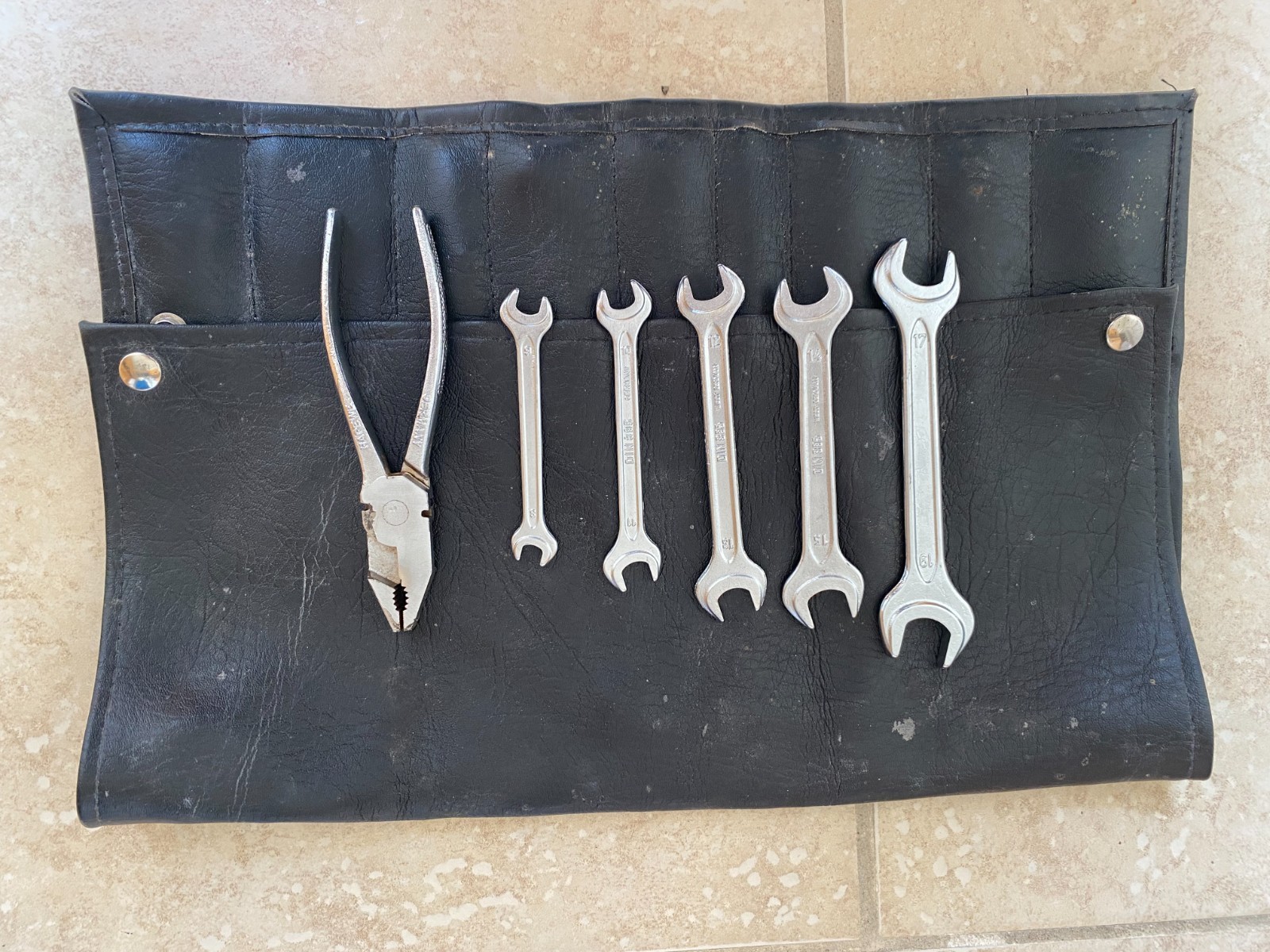 Porsche 911 964 994 DIN Steel Wrench Set plus pliers and Tool Roll Porsche 911 964 994 DIN Steel Wrench Set plus pliers and Tool Roll