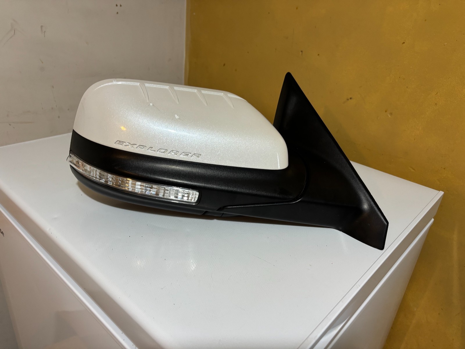 OEM FORD MIRROR - RIGHT SIDE BLIND SPOT MIRROR - PART #BB53 17682 BT5UA W OEM FORD MIRROR - RIGHT SIDE BLIND SPOT MIRROR - PART #BB53 17682 BT5UA W