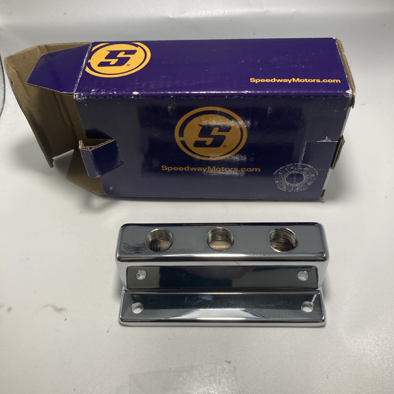 Speedway Three Outlet T-Style Chrome Fuel Distribution Block Speedway Three Outlet T-Style Chrome Fuel Distribution Block
