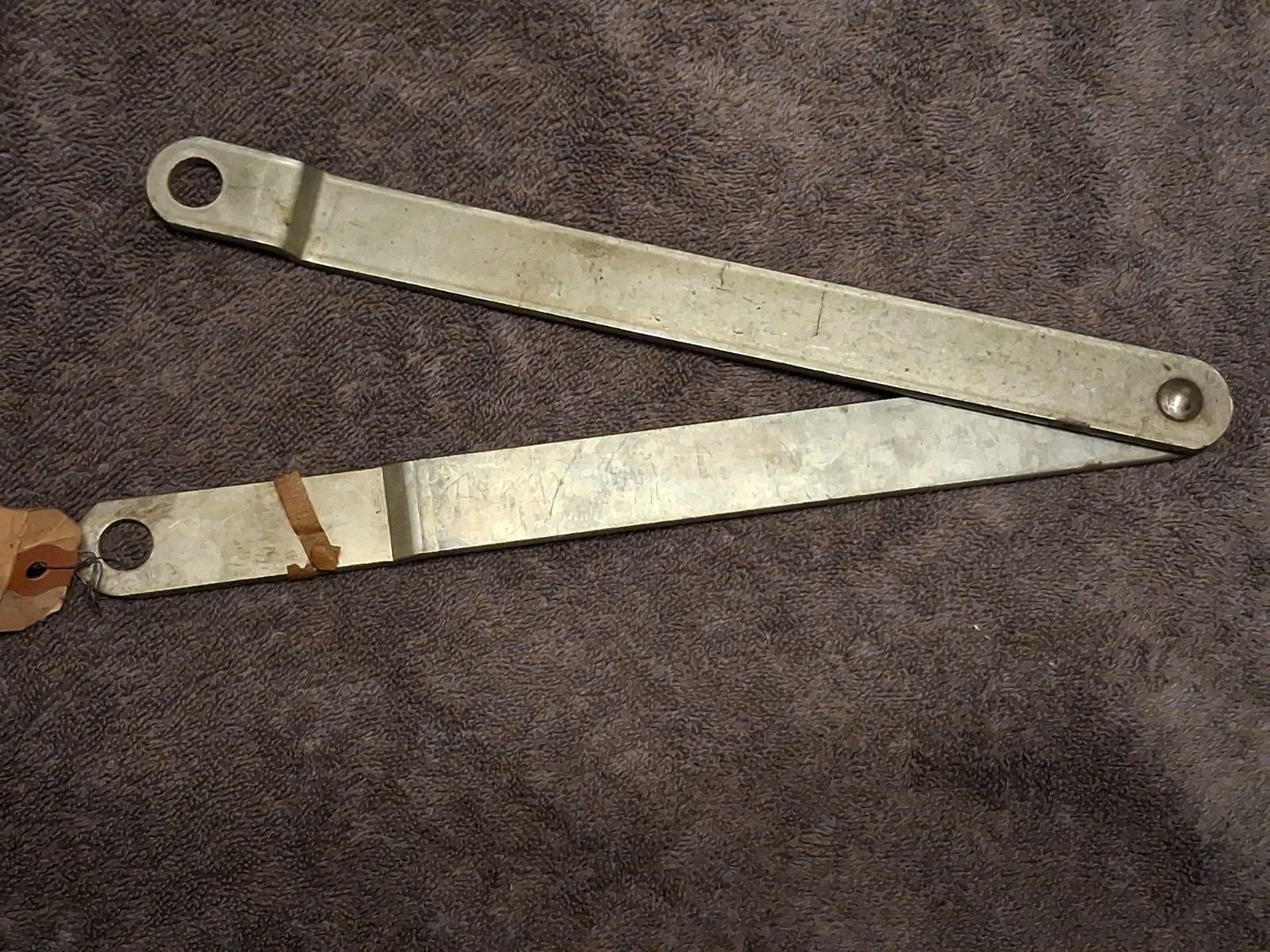 NOS OEM GM 3905695 Tailgate Support Scissor Arm Strap 69-72 Blazer GMC Jimmy