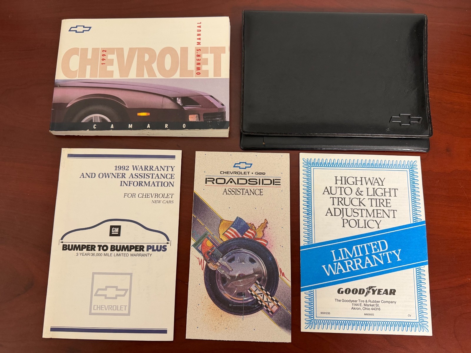 Set 1992 CHEVROLET Camaro Owners Manual original case Warranty Assistance Info