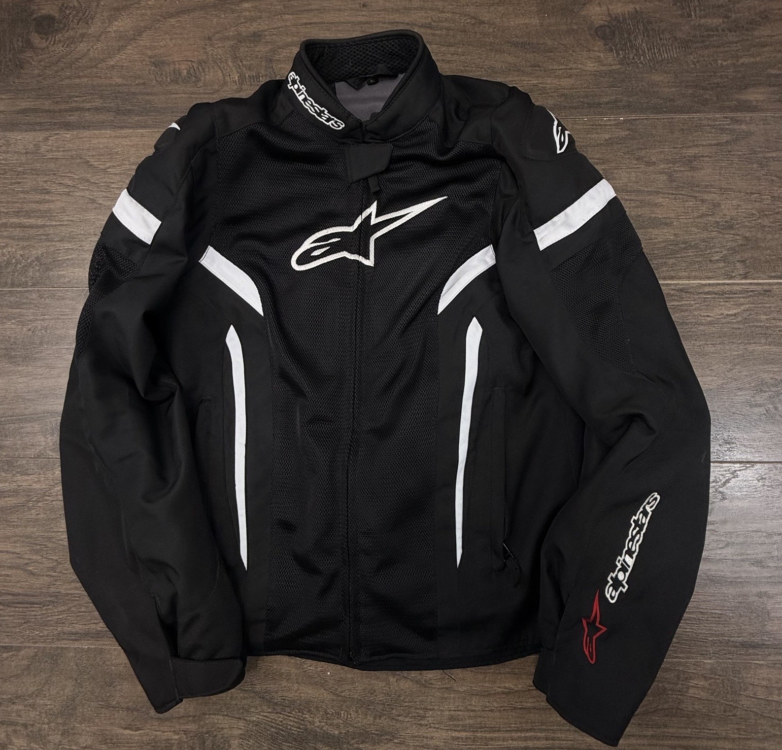 Alpinestars Motorcycle Jacket XL Stella T-GP Plus R Air Black/White Armor Padded Alpinestars Motorcycle Jacket XL Stella T-GP Plus R Air Black/White Armor Padded