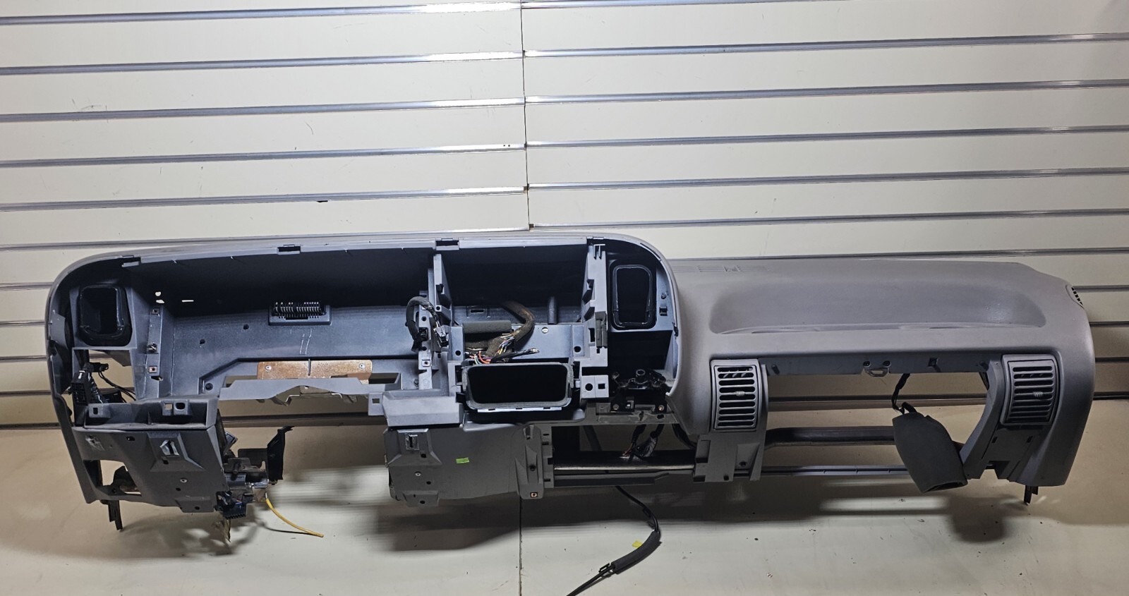 🔥95-99 CHEVY GMC SILVERADO CK Dashboard DASH CORE Frame Mount Assembly GREY DB2 🔥95-99 CHEVY GMC SILVERADO CK Dashboard DASH CORE Frame Mount Assembly GREY DB2