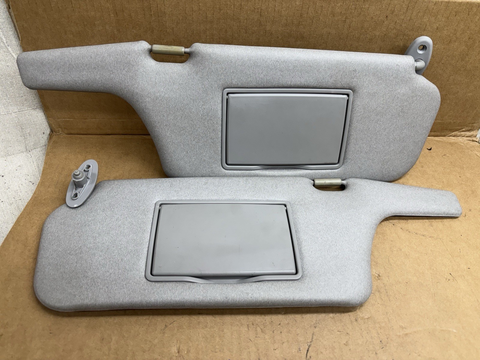 2001-2003 Mazda Protege Driver & Passenger Side Sun Visor Pair Gray Grey Vinyl 2001-2003 Mazda Protege Driver & Passenger Side Sun Visor Pair Gray Grey Vinyl