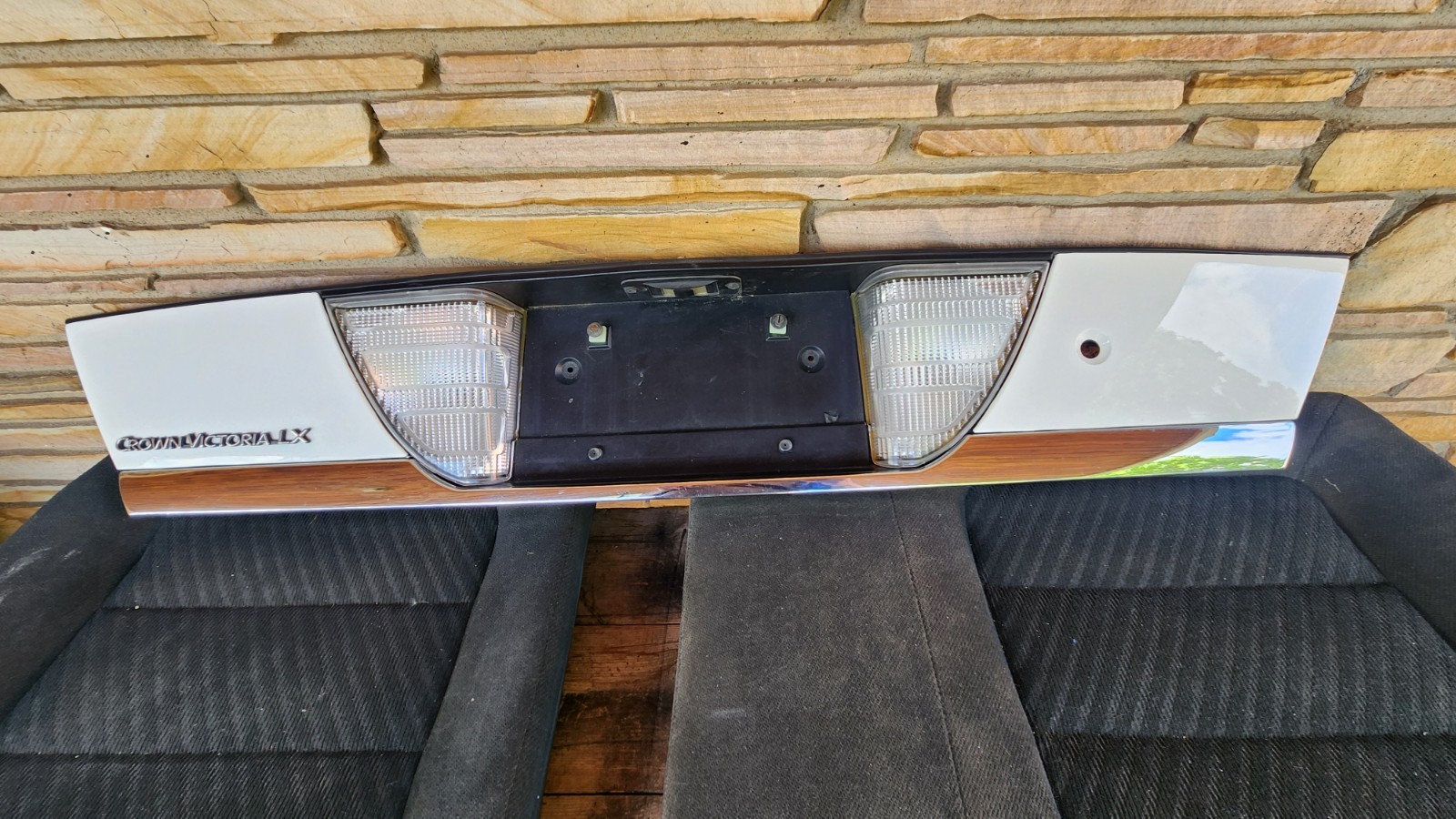 Super Nice2008-2011 Crown Victoria Trunk Rear CenterPanel Super Nice2008-2011 Crown Victoria Trunk Rear CenterPanel