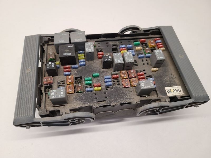 2010-2013 GMC Sierra 1500 Pickup Engine Fuse Box Assembly Gasoline OEM