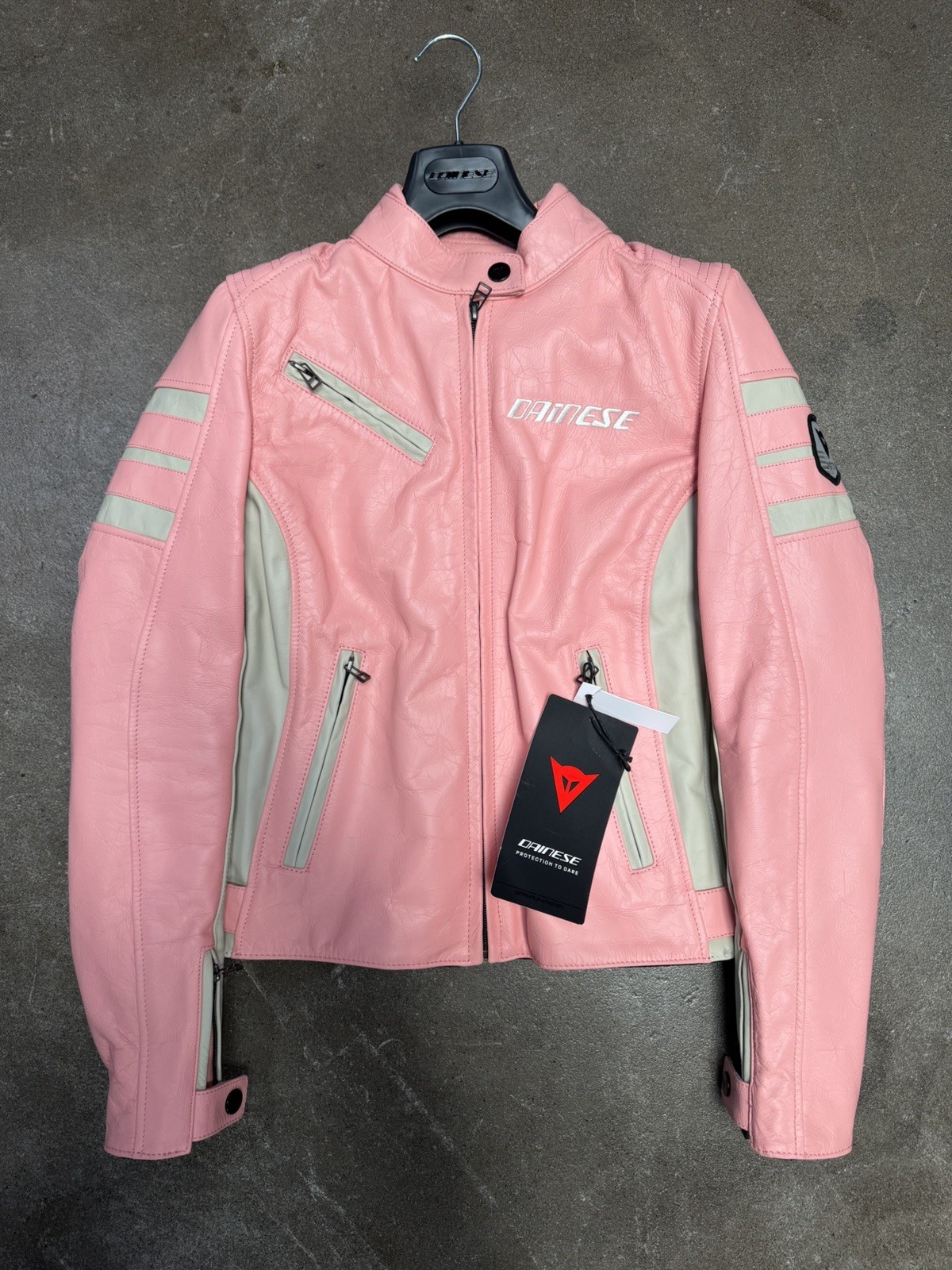 Dainese Lola 5 Lady Leather Motorcycle Jacket - Size 44 Dainese Lola 5 Lady Leather Motorcycle Jacket - Size 44
