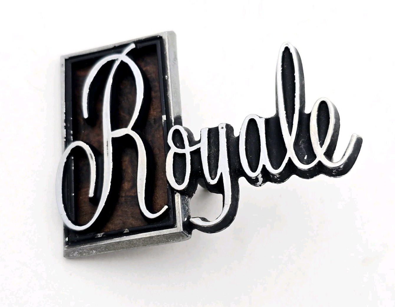 1970-1980 OLDSMOBILE ROYALE VINTAGE METAL LOGO BADGE SYMBOL SIGN EMBLEM 1970-1980 OLDSMOBILE ROYALE VINTAGE METAL LOGO BADGE SYMBOL SIGN EMBLEM