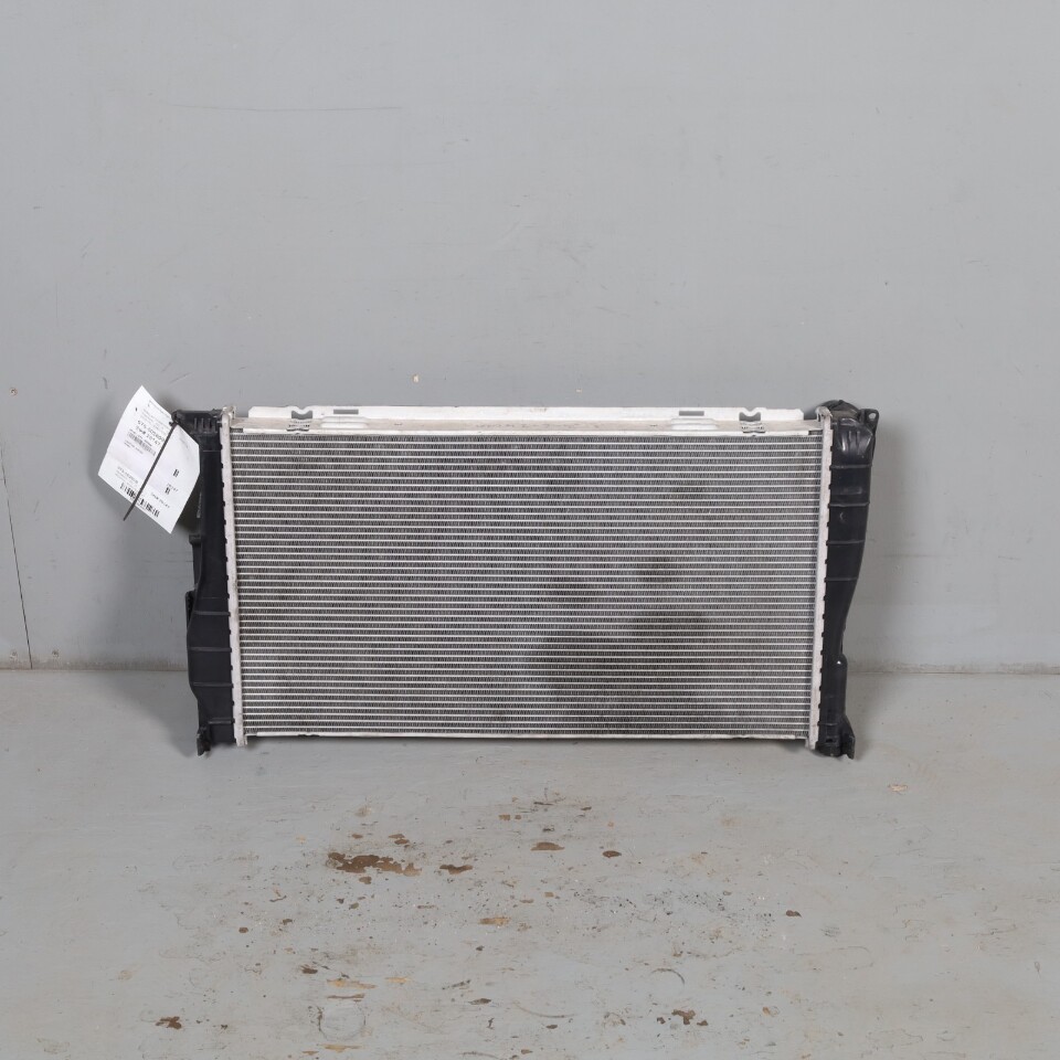 2007-2016 BMW 135i 335i X1 Z4 Auto Radiator 17117547059 AFTERMARKET 2007-2016 BMW 135i 335i X1 Z4 Auto Radiator 17117547059 AFTERMARKET