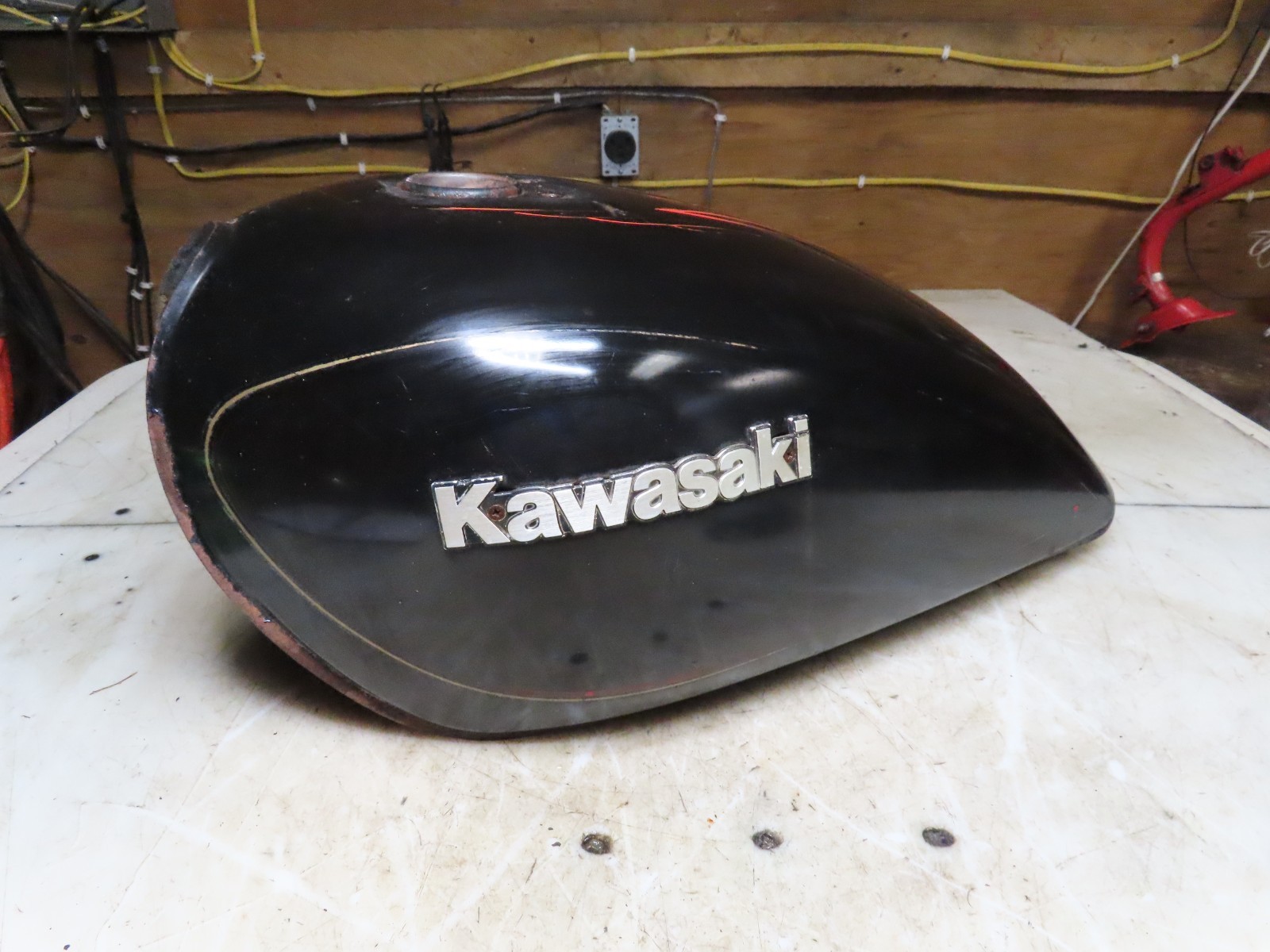 1982 Kawasaki KZ750H KZ750 LTD Gas Tank 1982 Kawasaki KZ750H KZ750 LTD Gas Tank