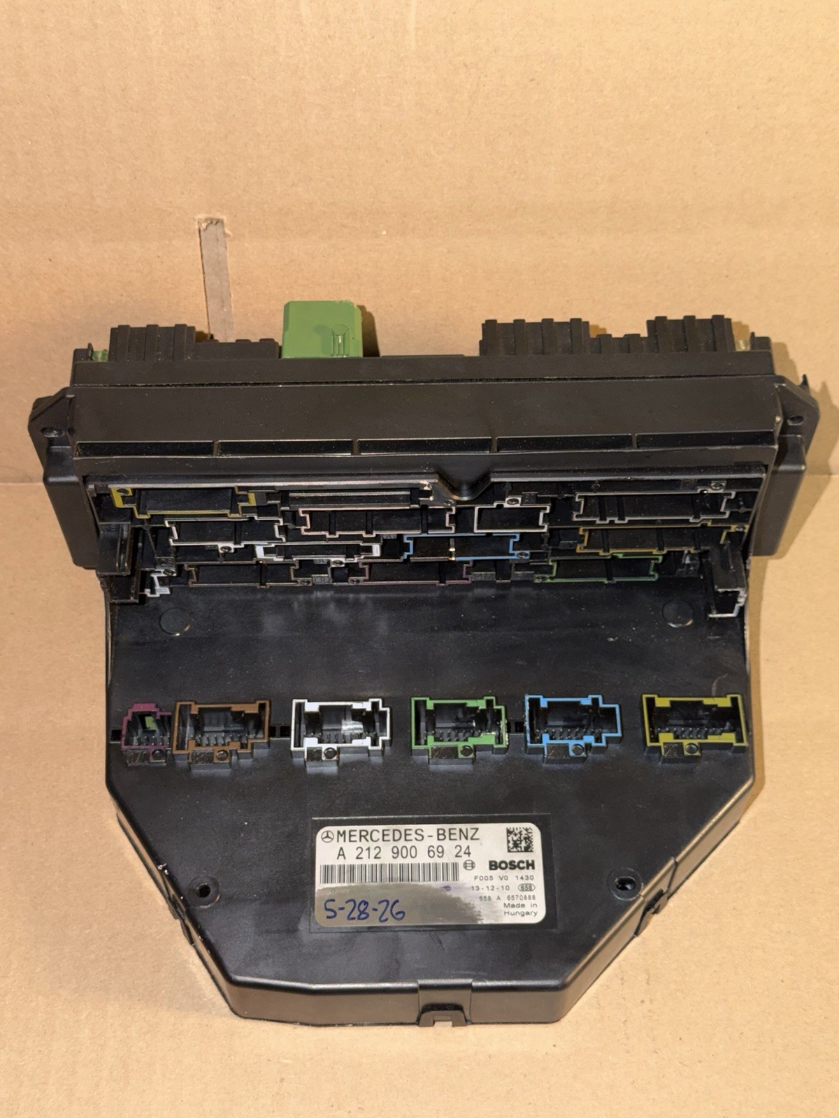 10-14 Mercedes W204 C250 C300 C350 Front SAM Module Relay Fuse Box 2129006924