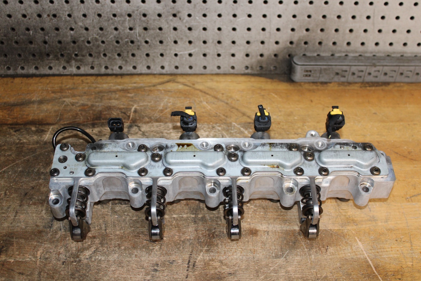 Chrysler Dodge Jeep Fiat 2014-2020 2.4L Multiair VVT Valve Actuator 05047980aa Chrysler Dodge Jeep Fiat 2014-2020 2.4L Multiair VVT Valve Actuator 05047980aa