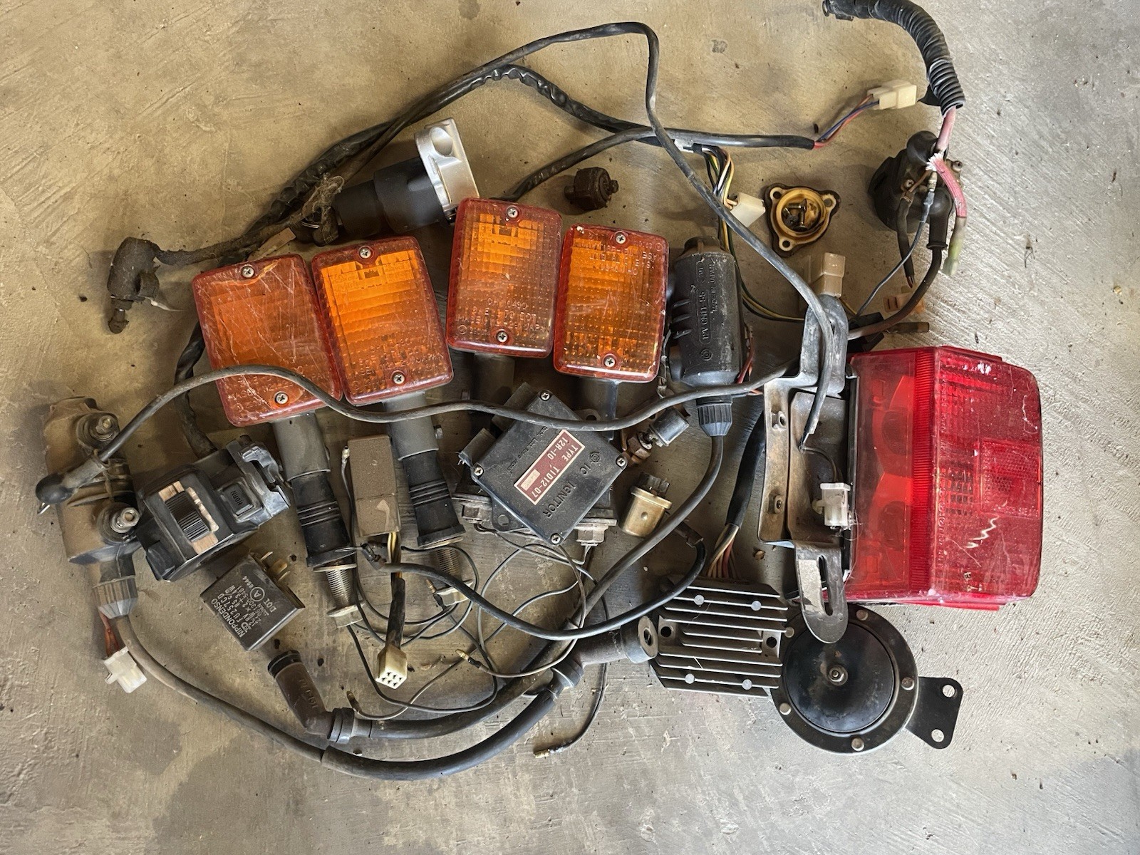 1982 Yamaha XS400R Seca Electrical Wire Harness Cdi Regulator Lights And More 1982 Yamaha XS400R Seca Electrical Wire Harness Cdi Regulator Lights And More
