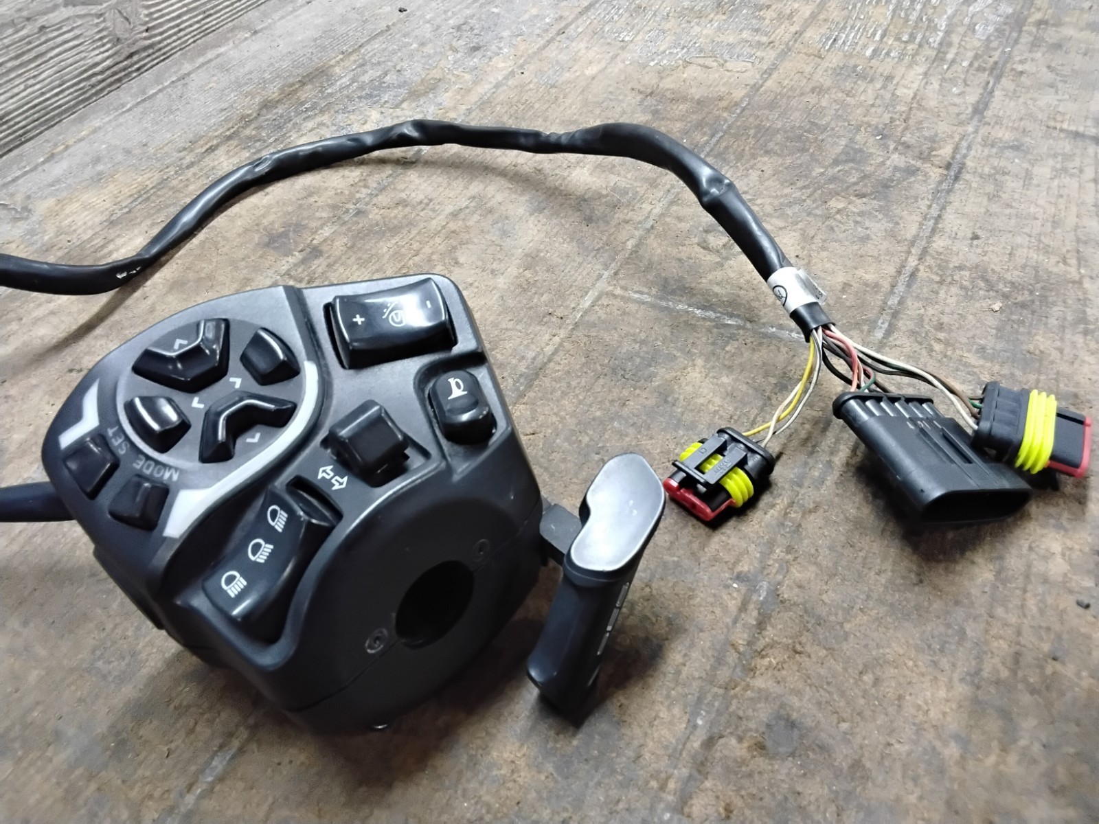 2012 CAN-AM SPYDER RT-S LEFT SIDE HANDLEBAR CONTROLS MULTIFUNCTION SWITCH IH-743