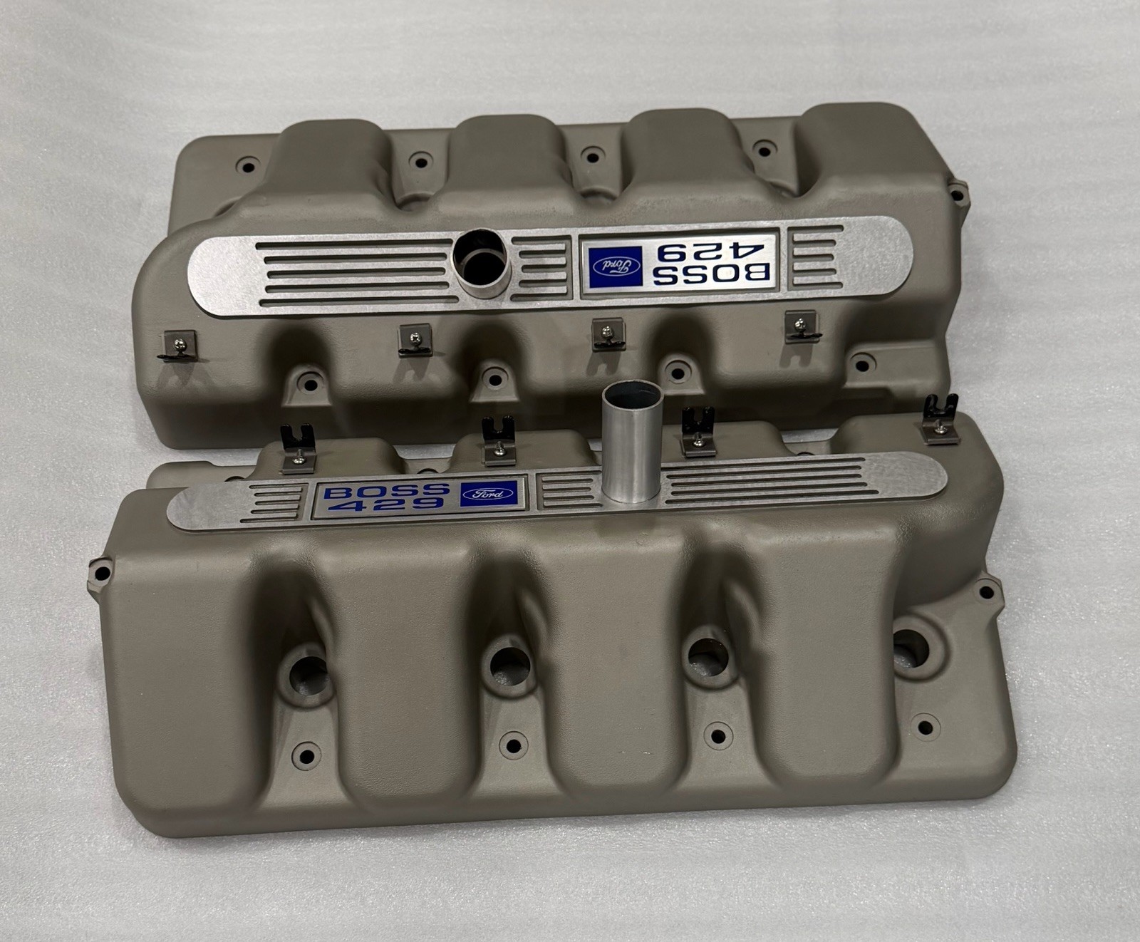 1969 1970 Mustang Ford Boss 429 Valve Covers With Plaques And Wire Holders 1969 1970 Mustang Ford Boss 429 Valve Covers With Plaques And Wire Holders