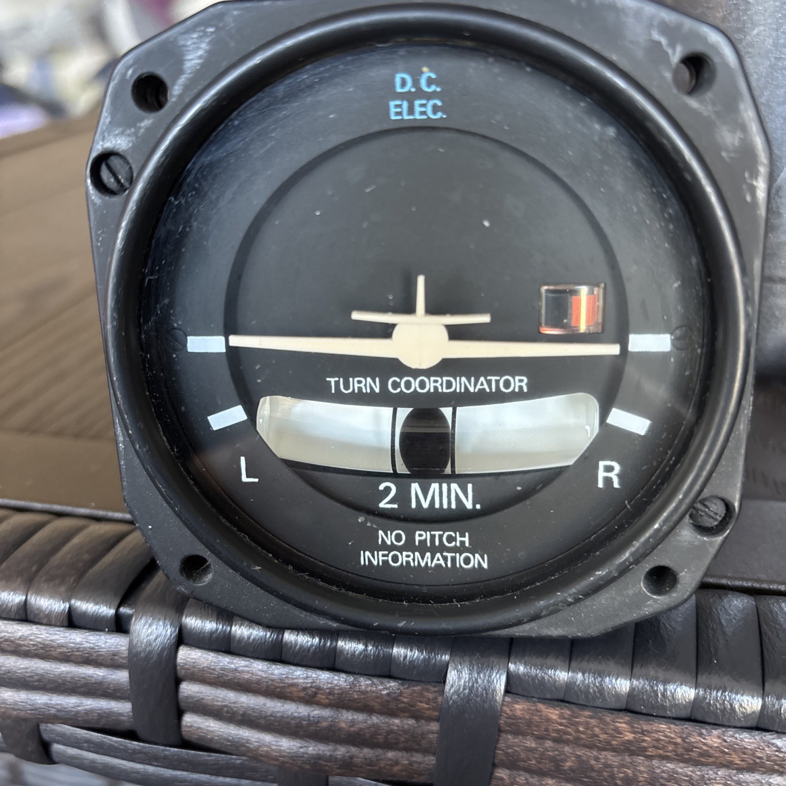 Airplane Turn Coordinator Model: 1394T100-3(5) or C661003-0504 Vintage Airplane Turn Coordinator Model: 1394T100-3(5) or C661003-0504 Vintage