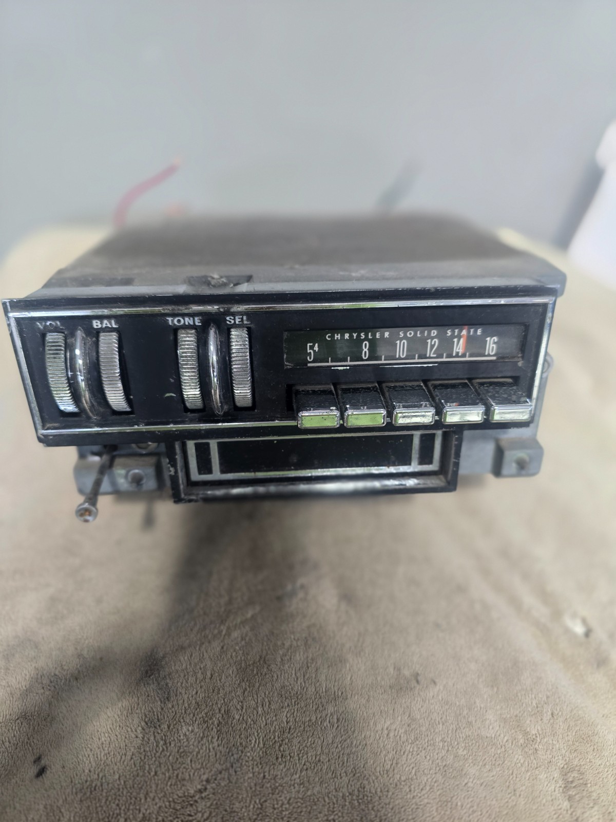 1970 71 challenger cuda Am 8 Track radio thumbwheel 1970 71 challenger cuda Am 8 Track radio thumbwheel