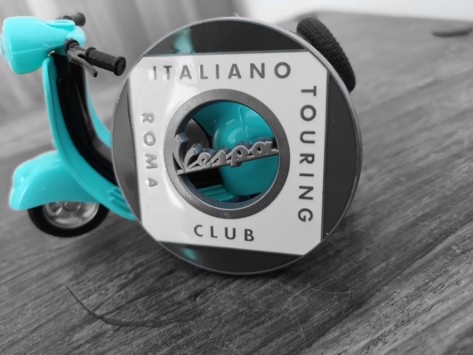 Vintage PIAGGIO VESPA Italian Club badge - scooter badge - motorcycle badge Vintage PIAGGIO VESPA Italian Club badge - scooter badge - motorcycle badge