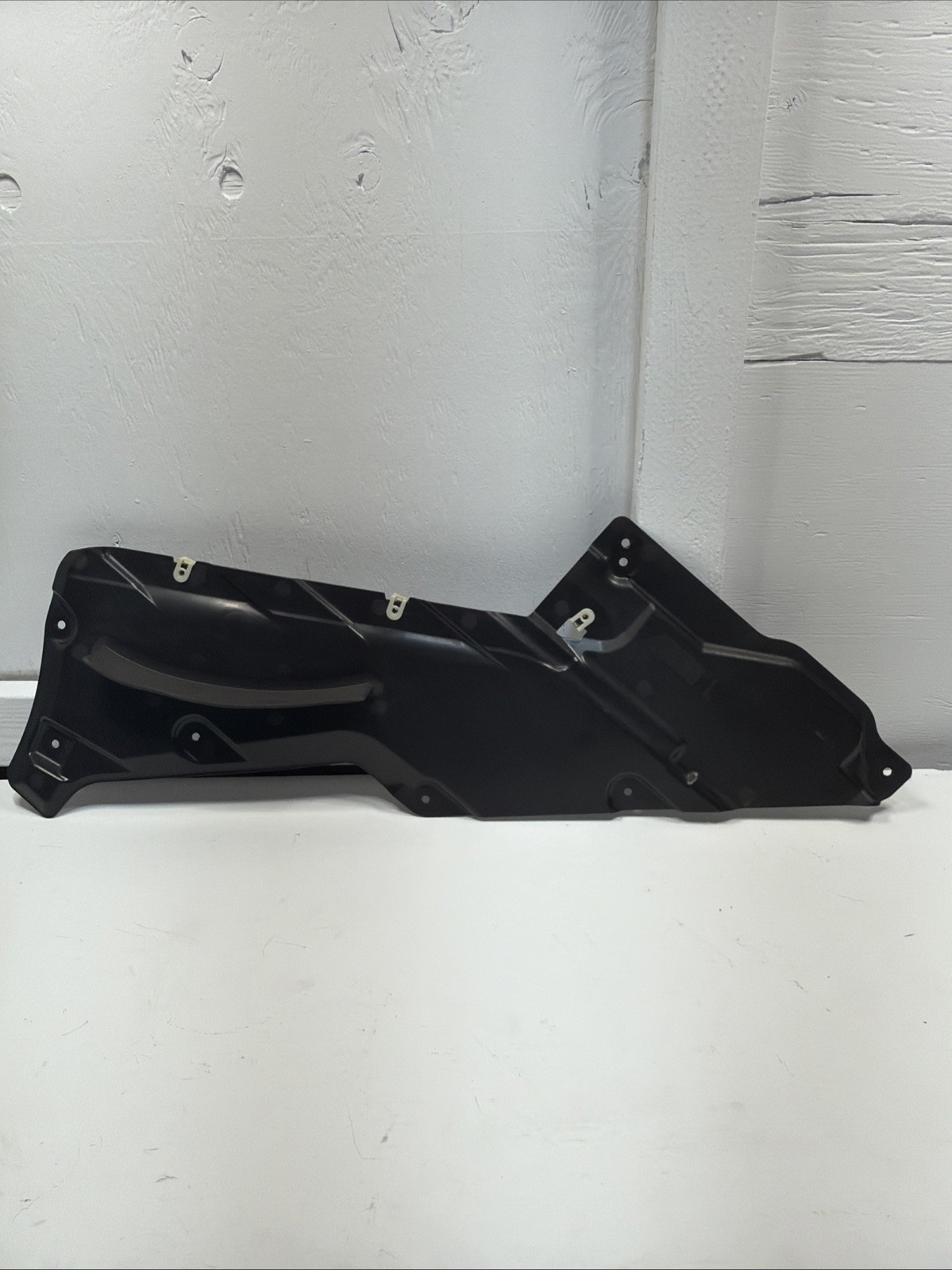21-26 BMW M3 M4 G80 G82 Competition Left Side Center Shield OEM 51718080539 21-26 BMW M3 M4 G80 G82 Competition Left Side Center Shield OEM 51718080539