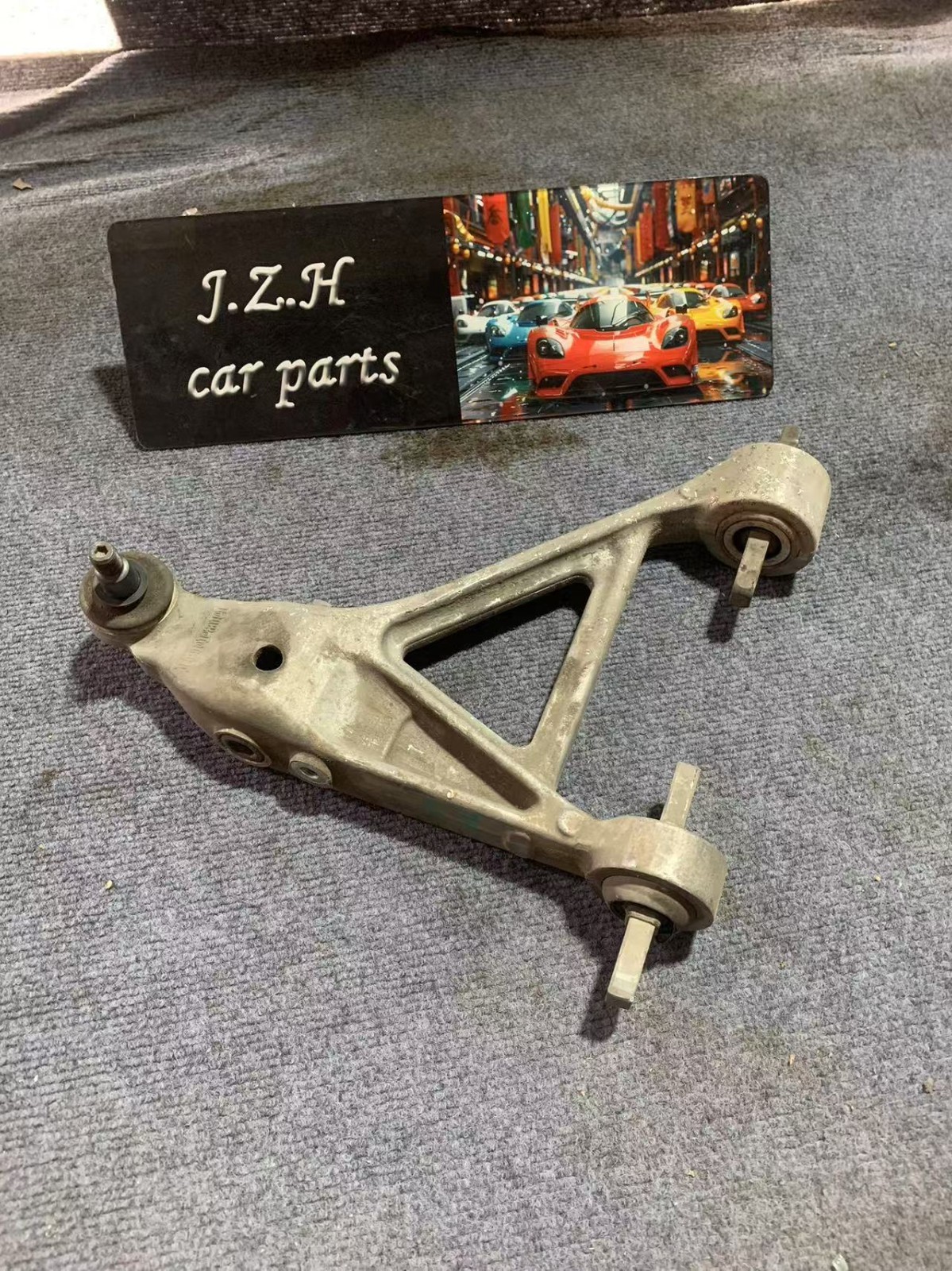 Used,For FERRARI CALIFORNIA FRONT RIGHT LOWER CONTROL ARM WISHBONE OEM 235133 Used,For FERRARI CALIFORNIA FRONT RIGHT LOWER CONTROL ARM WISHBONE OEM 235133