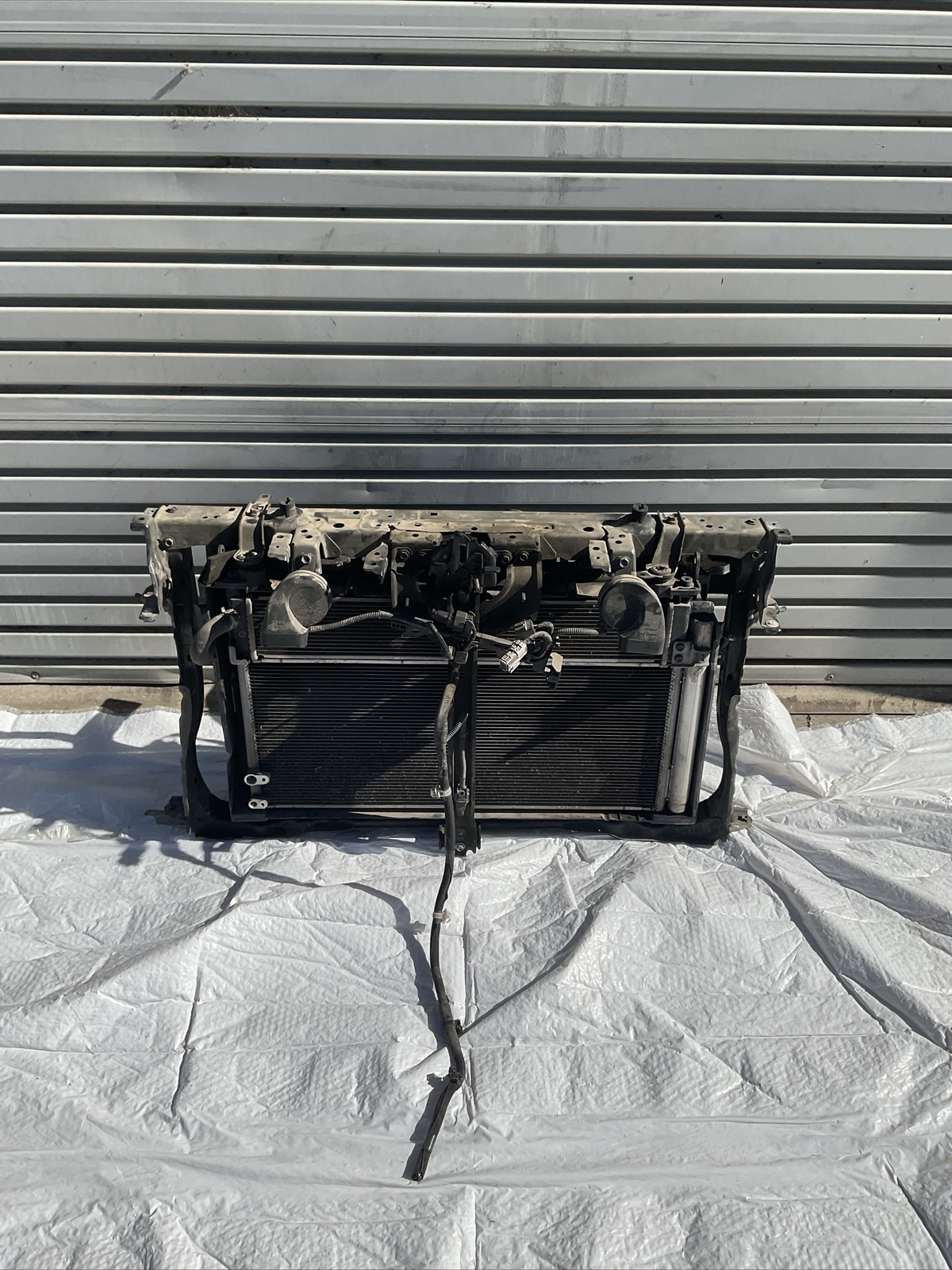 10-12 Lexus HS250h RADIATOR CONDENSER ENGINE FAN FRONT CLIP ASSEMBLY OEM 10-12 Lexus HS250h RADIATOR CONDENSER ENGINE FAN FRONT CLIP ASSEMBLY OEM