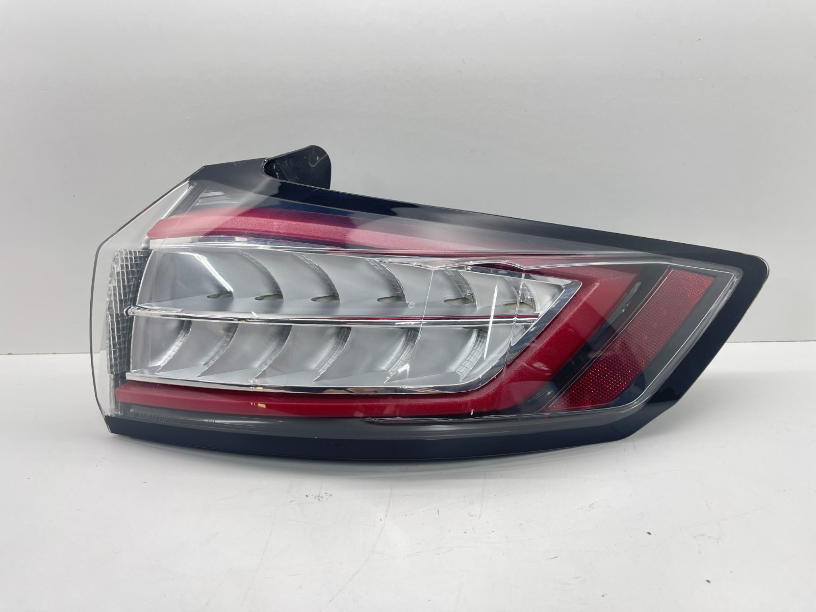 2015 - 2018 FORD EDGE PASSENGER TAILLIGHT *NICE* OEM HT4Z13404D 2015 - 2018 FORD EDGE PASSENGER TAILLIGHT *NICE* OEM HT4Z13404D