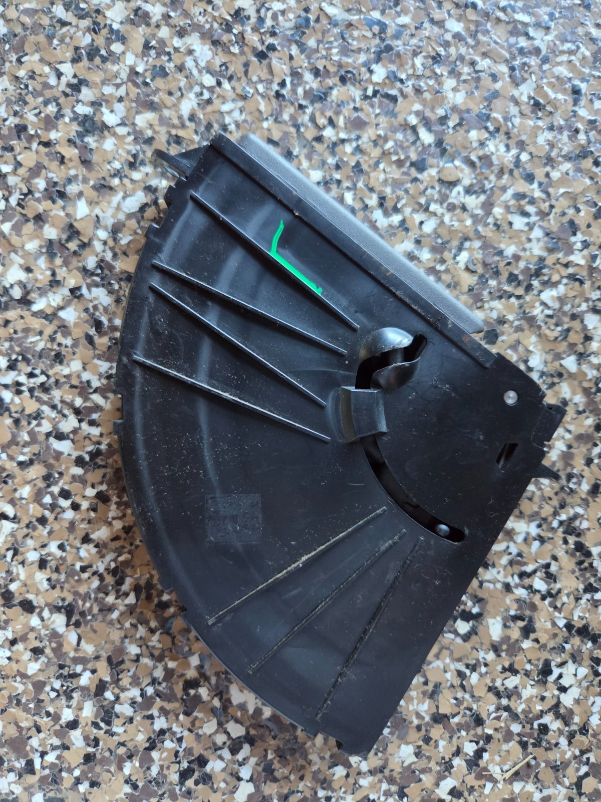 Used OE Saab 9-7X  Front Center Dash Cup Holder 25916574