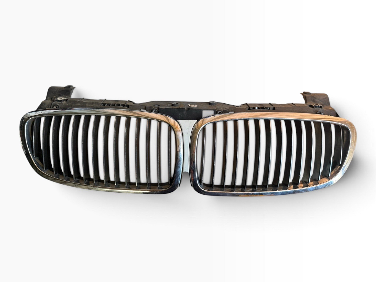 OEM 06-08 BMW E65 E66 7 Series LCI Front Center Kidney Grille Frame Assembly
