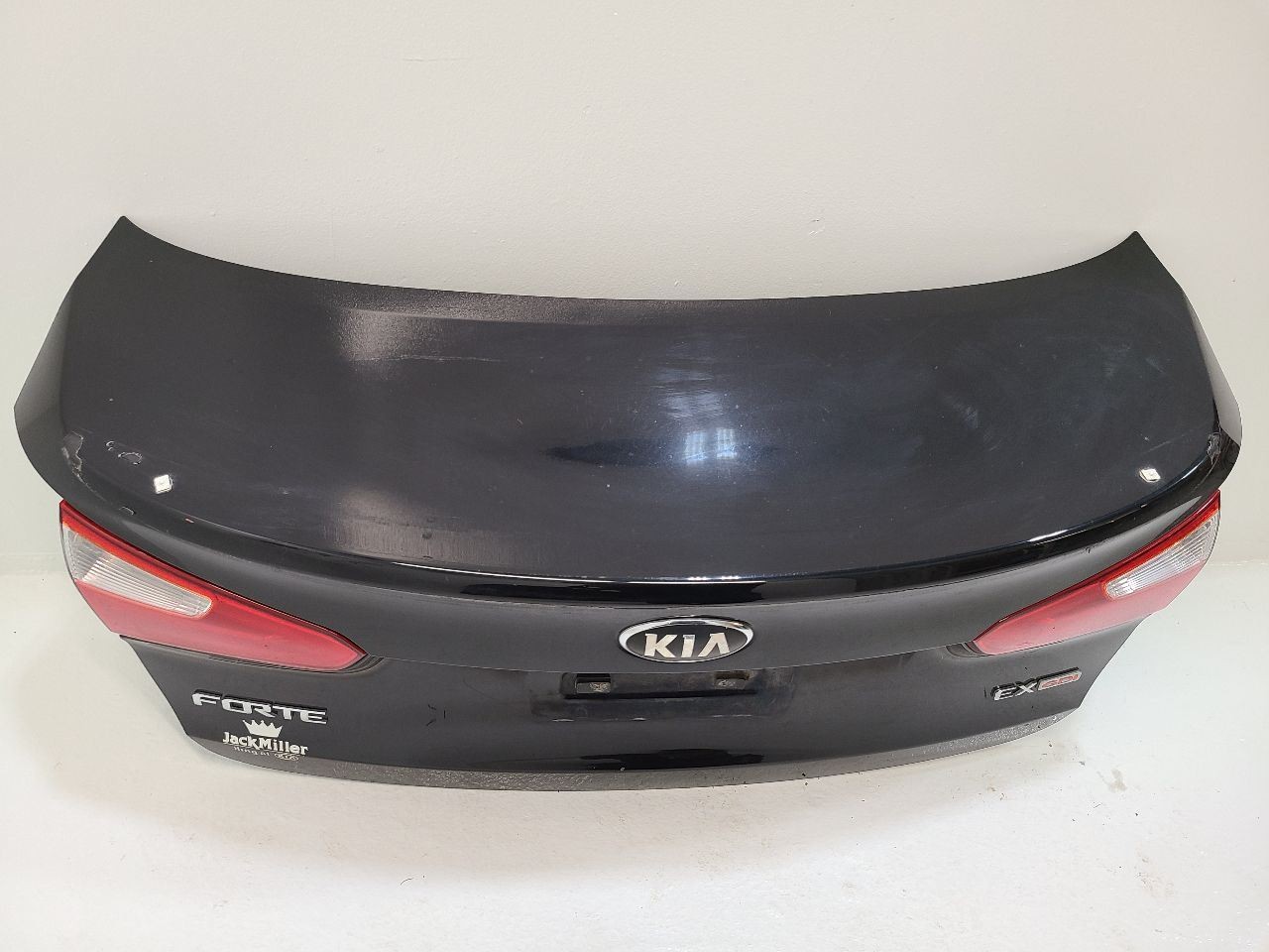 14-16 KIA FORTE Trunk Hatch Tailgate Sedan Incandescent Lamps Black