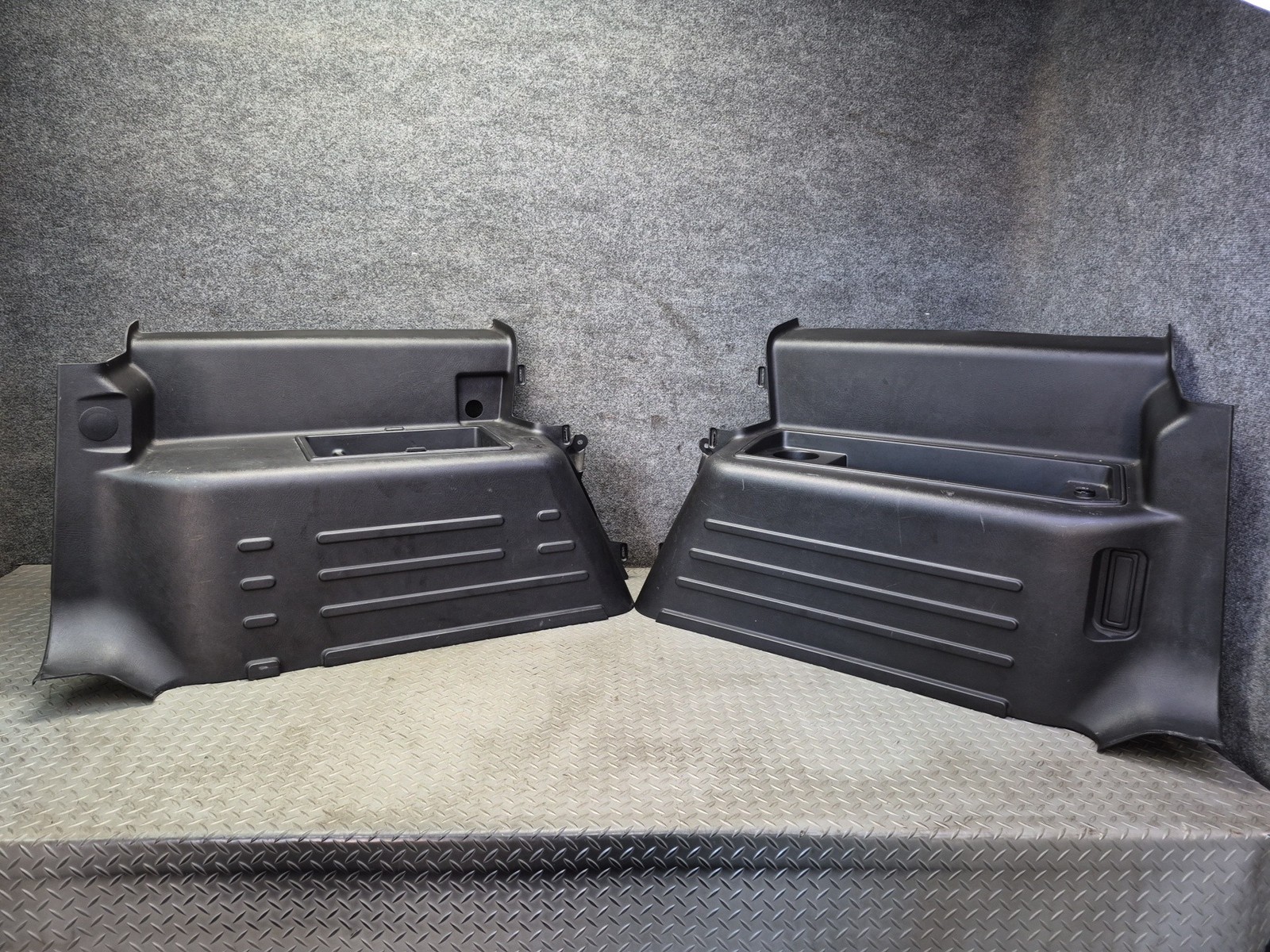2005-2007 HUMMER H2 REAR LEFT & RIGHT TRUNK QUARTER PANEL TRIM COVER SET OF 2