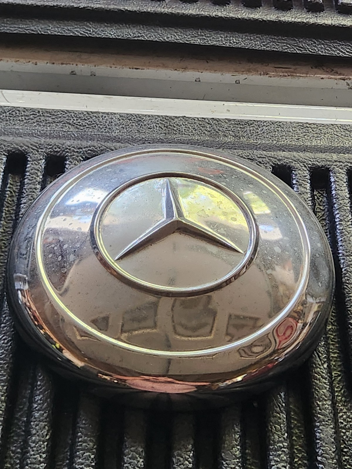 VTG MERCEDES CAR VEHICLE DOG DISH HUB CAP 50s 70s VTG MERCEDES CAR VEHICLE DOG DISH HUB CAP 50s 70s