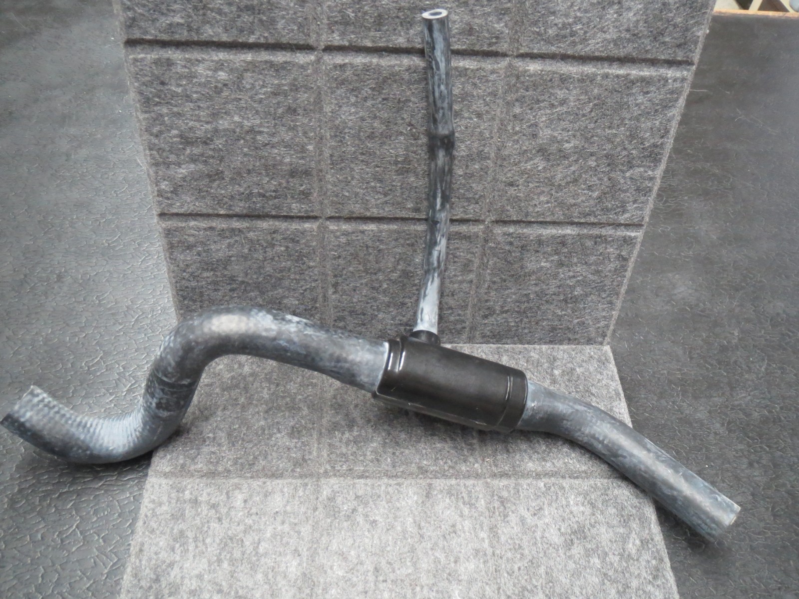Cooling Hose for 1994-1998 Volkswagen Jetta 2.8L VR6 Meyle 1H0-121-157H