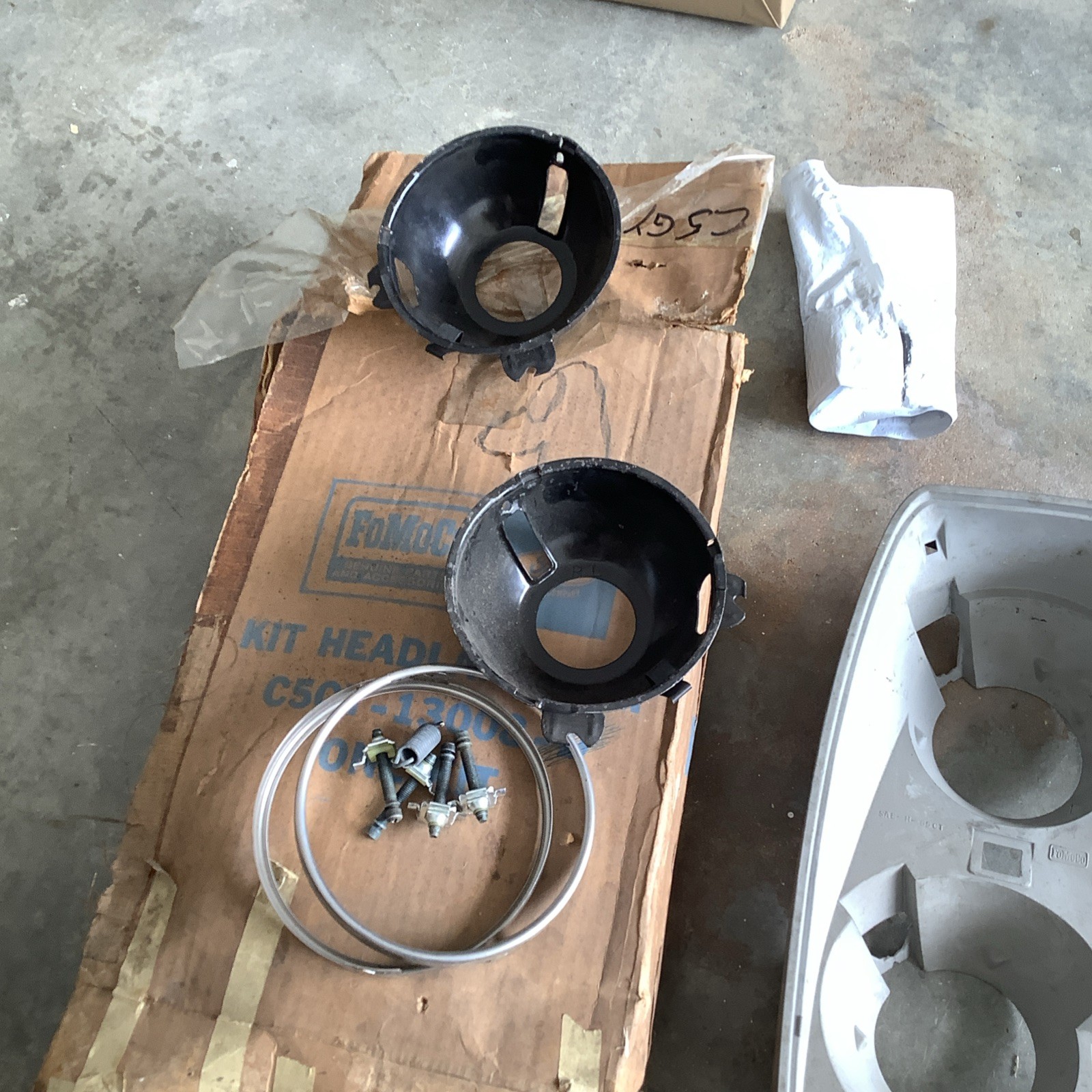 Nos 1965 Mercury Comet Cyclone RH Headlamp Extension Nos 1965 Mercury Comet Cyclone RH Headlamp Extension