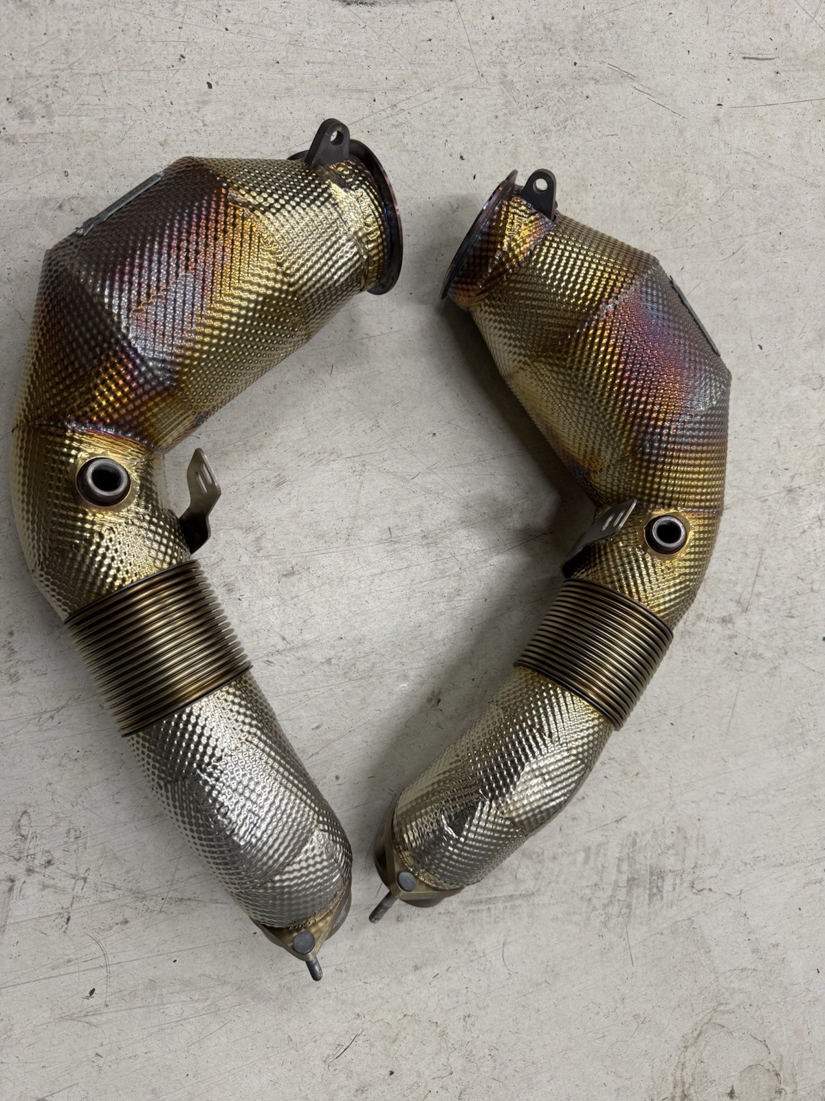 RedStar BMW G70 760i Primary Downpipes Exhaust System RedStar BMW G70 760i Primary Downpipes Exhaust System