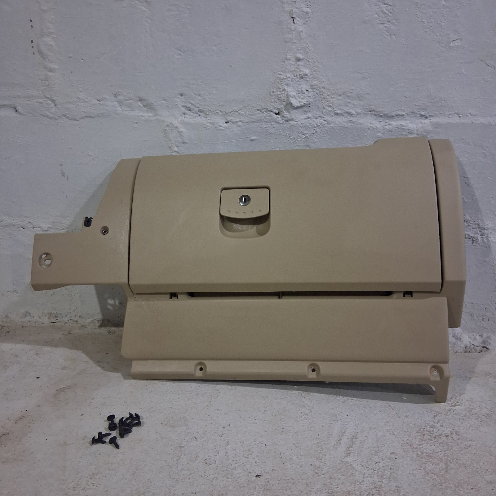 ✅️98-10 Volkswagen VW Beetle Glovebox Glove Box Assembly OEM Tan ✅️98-10 Volkswagen VW Beetle Glovebox Glove Box Assembly OEM Tan