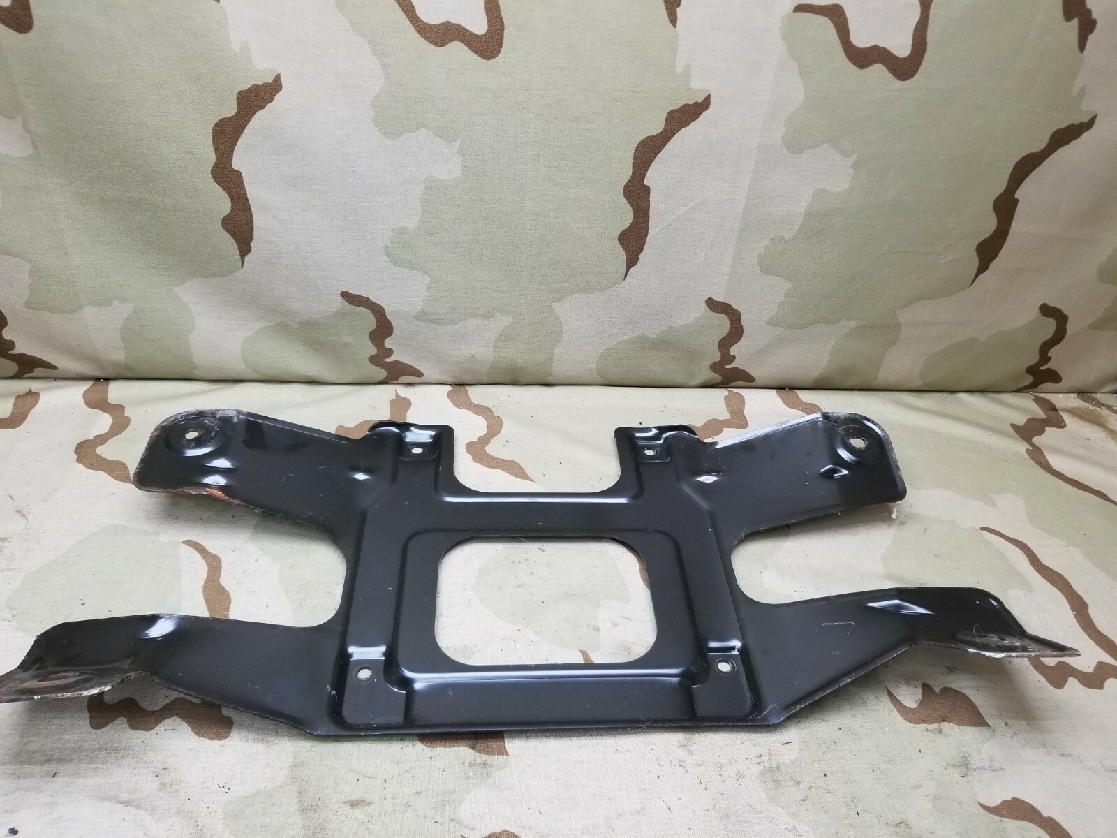 1992-1996 Ford F150 F250 F350 40/40/20 Bench Seat Mount Plate Middle OEM 1992-1996 Ford F150 F250 F350 40/40/20 Bench Seat Mount Plate Middle OEM