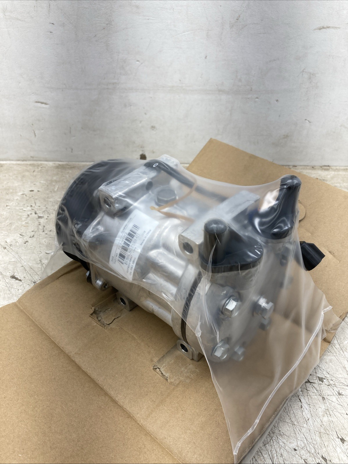 Fleetrite A/C Compressor FLT4418Q (New Old Stock) Fleetrite A/C Compressor FLT4418Q (New Old Stock)
