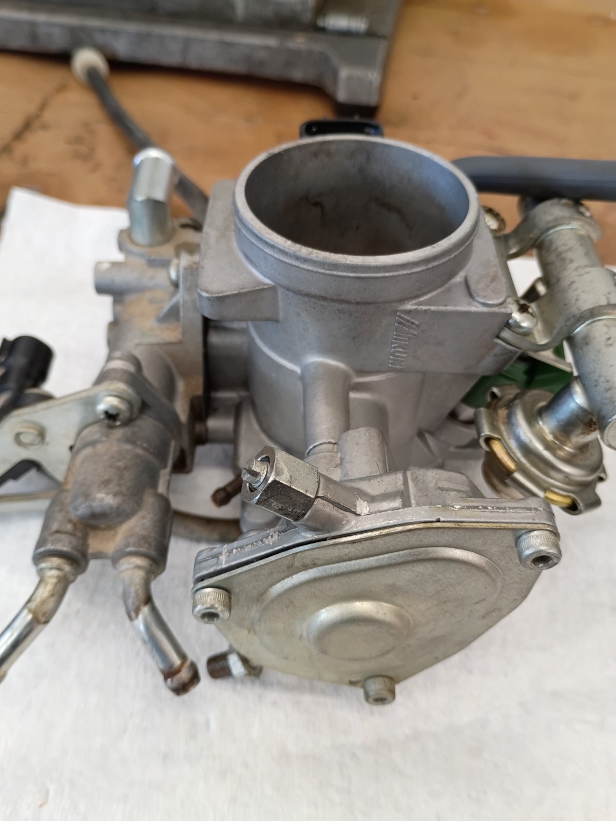 2007 08 Yamaha Grizzly 700 EPS Used OEM Fuel Injection Throttle Body 2007 08 Yamaha Grizzly 700 EPS Used OEM Fuel Injection Throttle Body